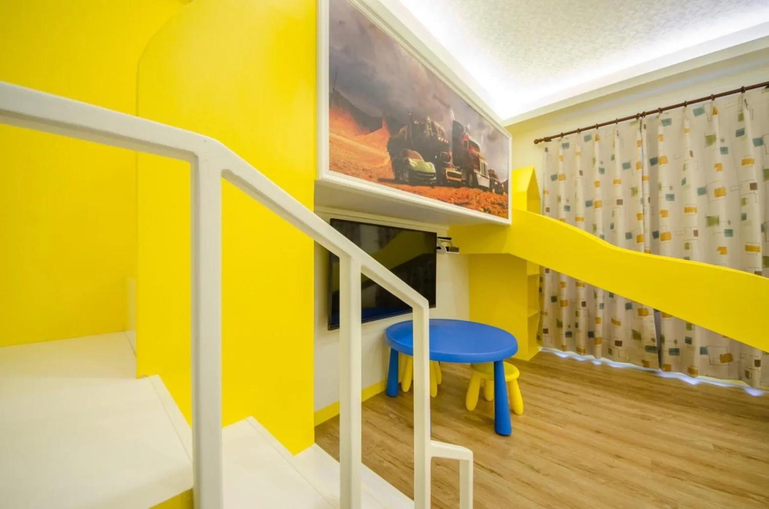 Bed in The Hide Bed and breakfast