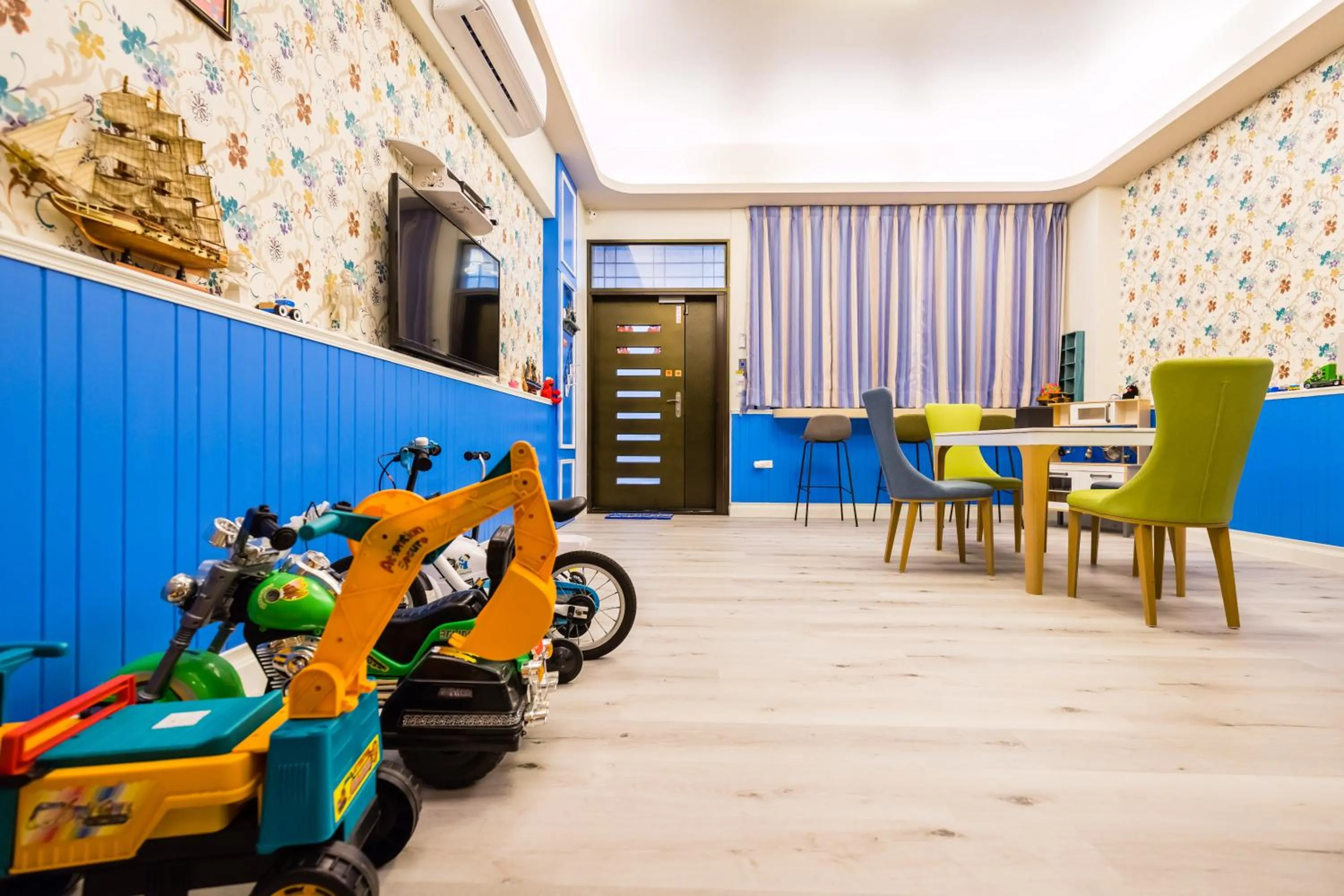 Children play ground in The Hide Bed and breakfast