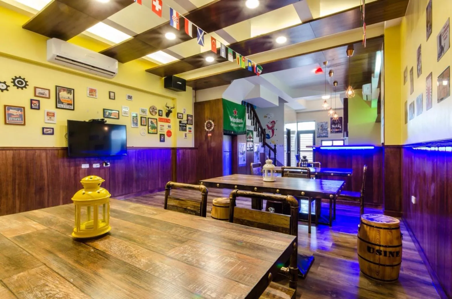 Restaurant/places to eat in The Hide Bed and breakfast