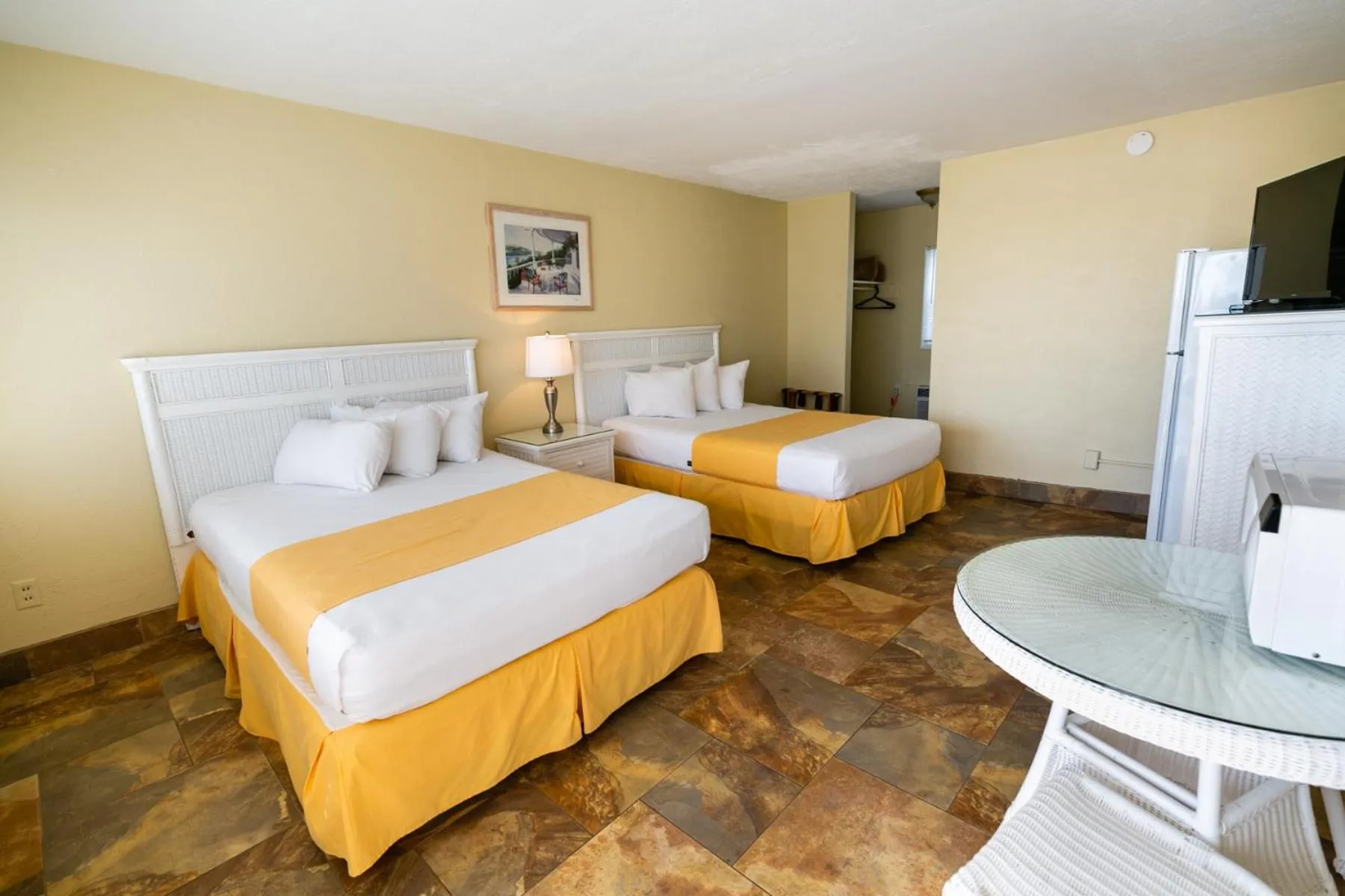 Bed in American Safari Motel Wildwood Crest Beach