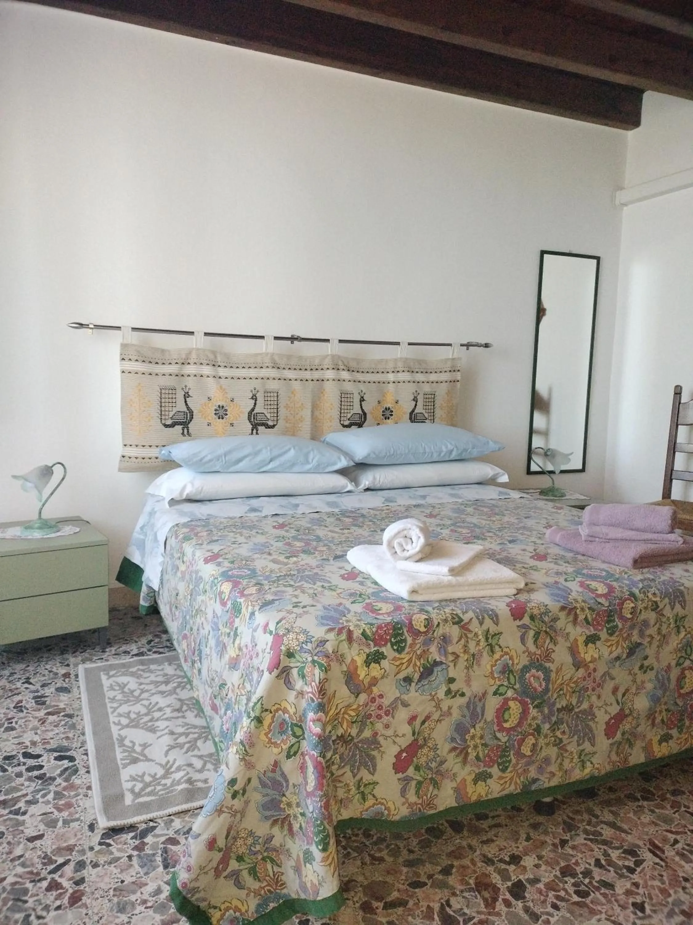 Photo of the whole room, Bed in La Casa Rossa