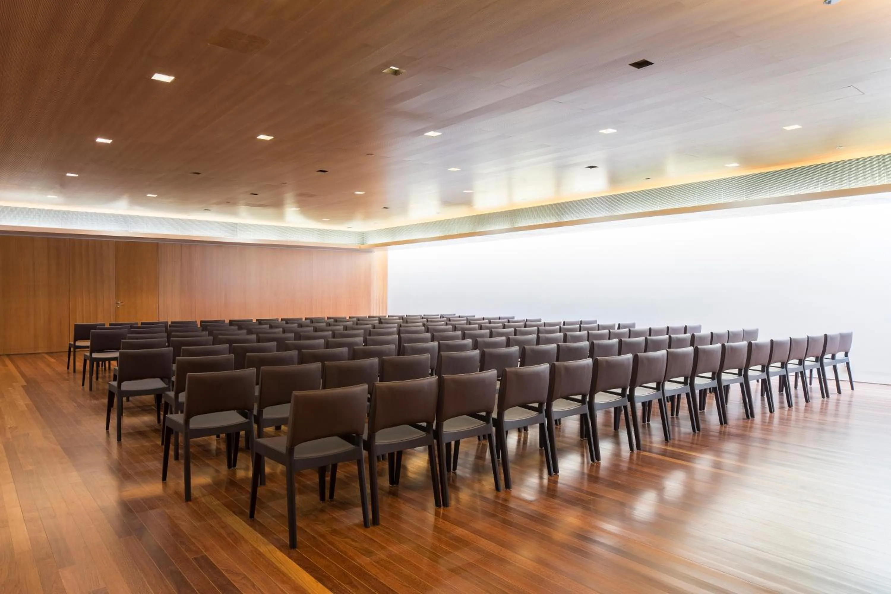 Business facilities in B Hotel Brasilia