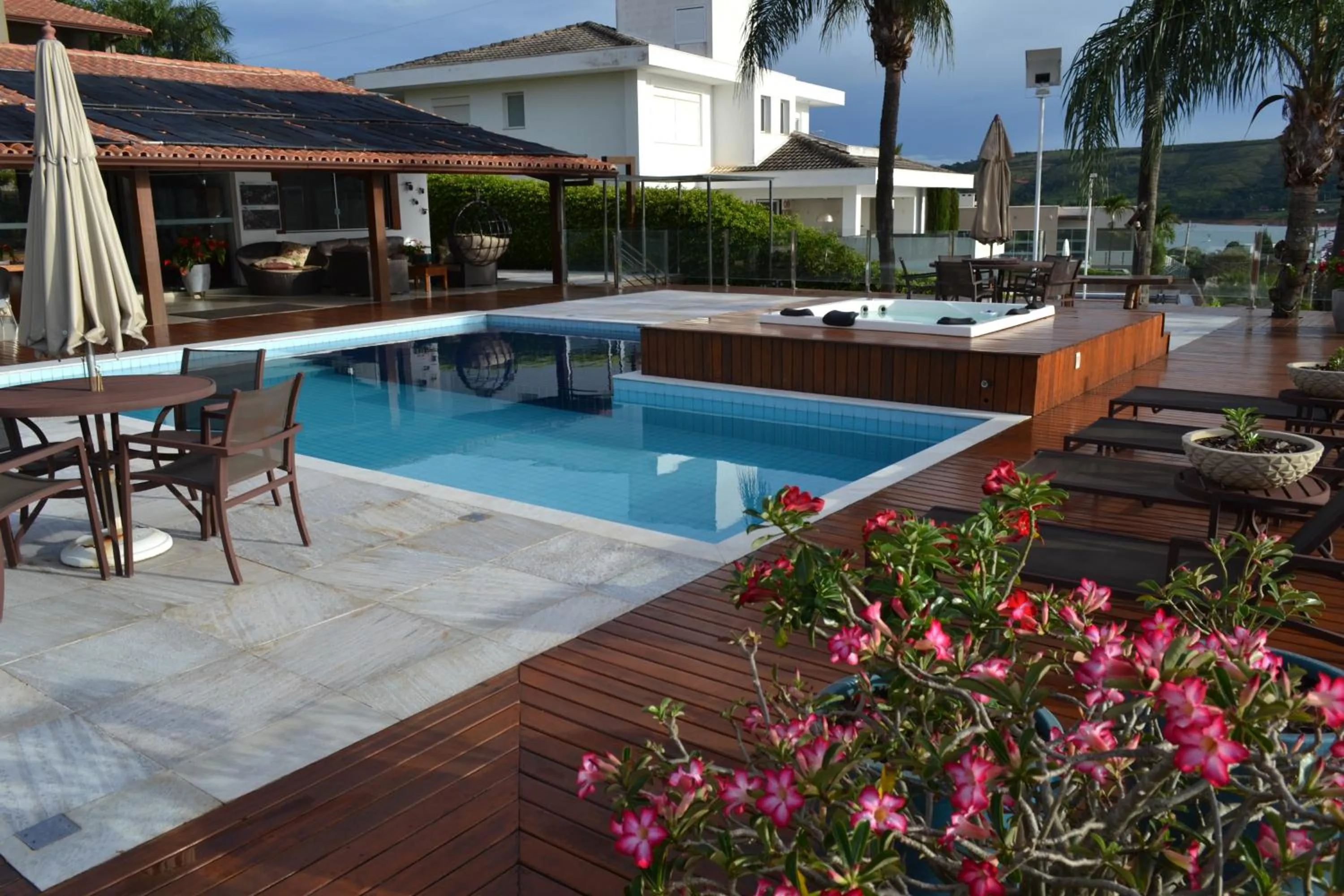 Pool view in Pousada Suítes do Lago