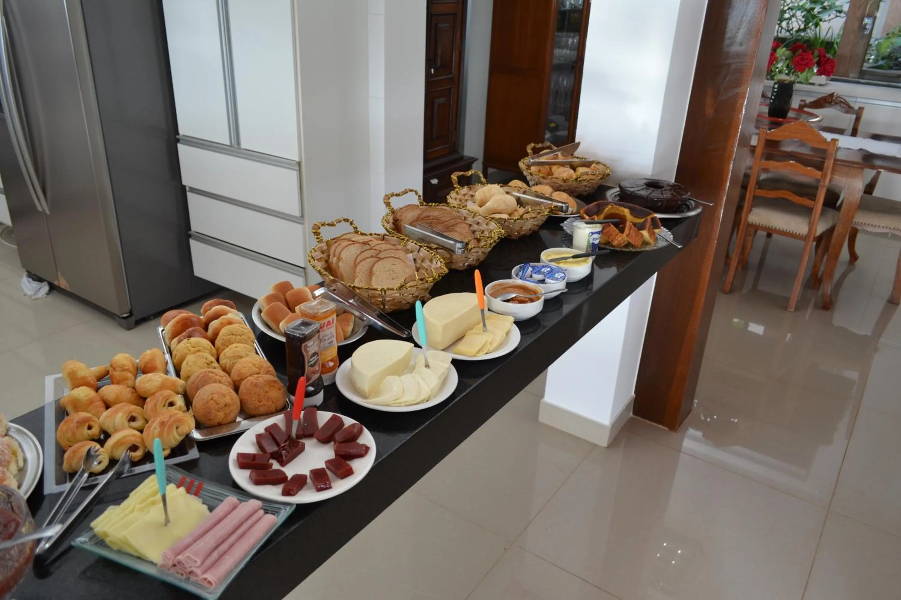 Breakfast in Pousada Suítes do Lago