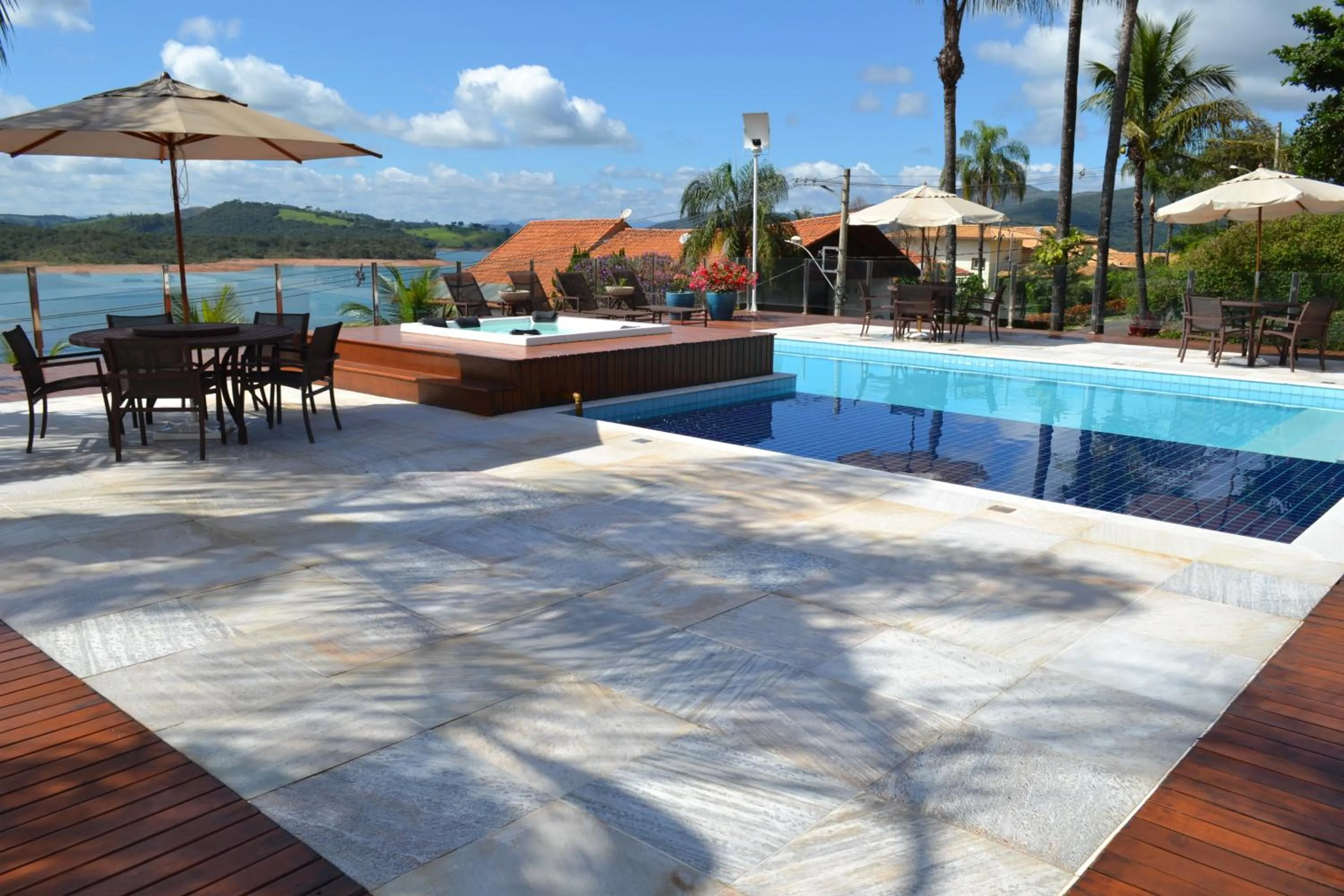 Pool view in Pousada Suítes do Lago
