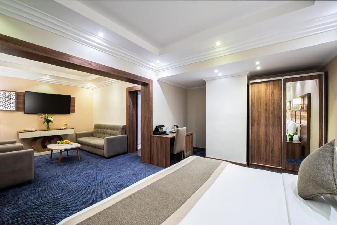 Bed in Golden Tulip Al-Zahabi