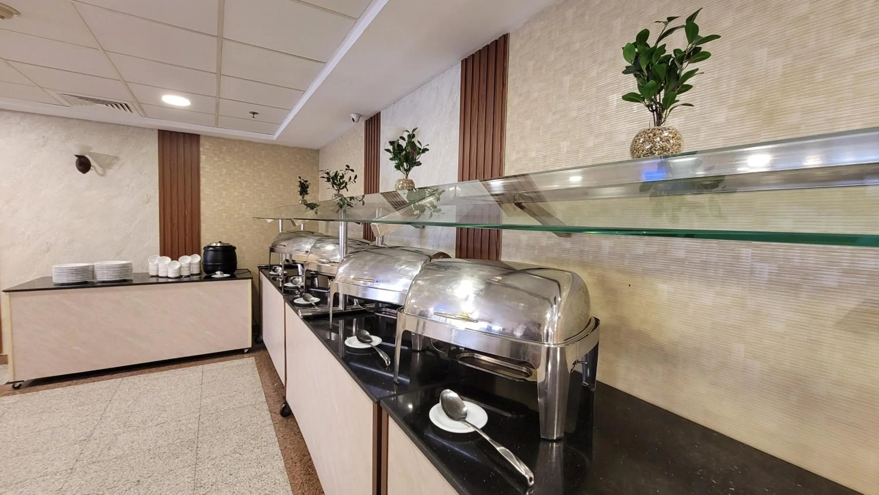 Food and drinks in Al Ansar Palace Golden Tulip Hotel