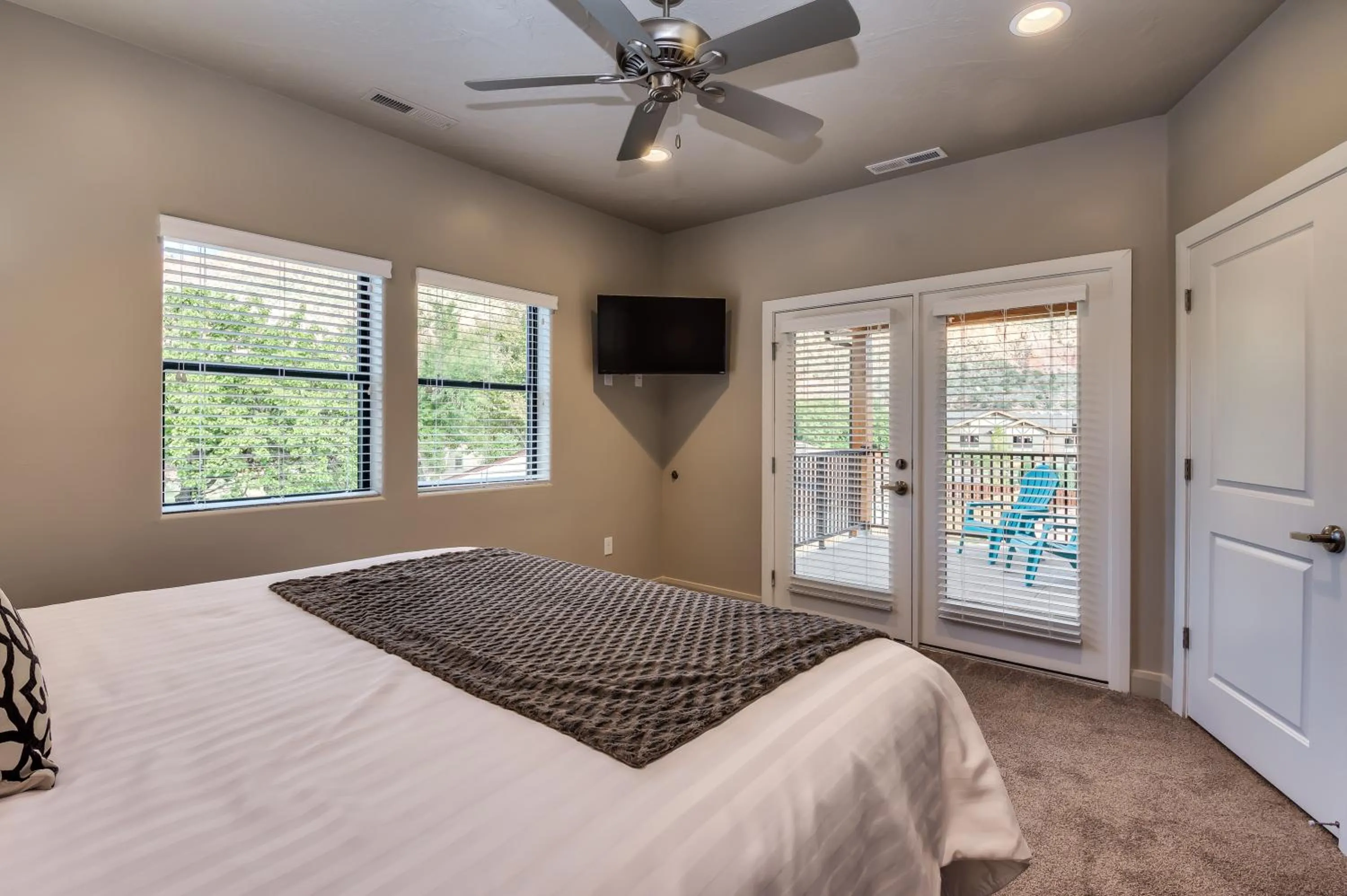 Bed in Watchman Villas