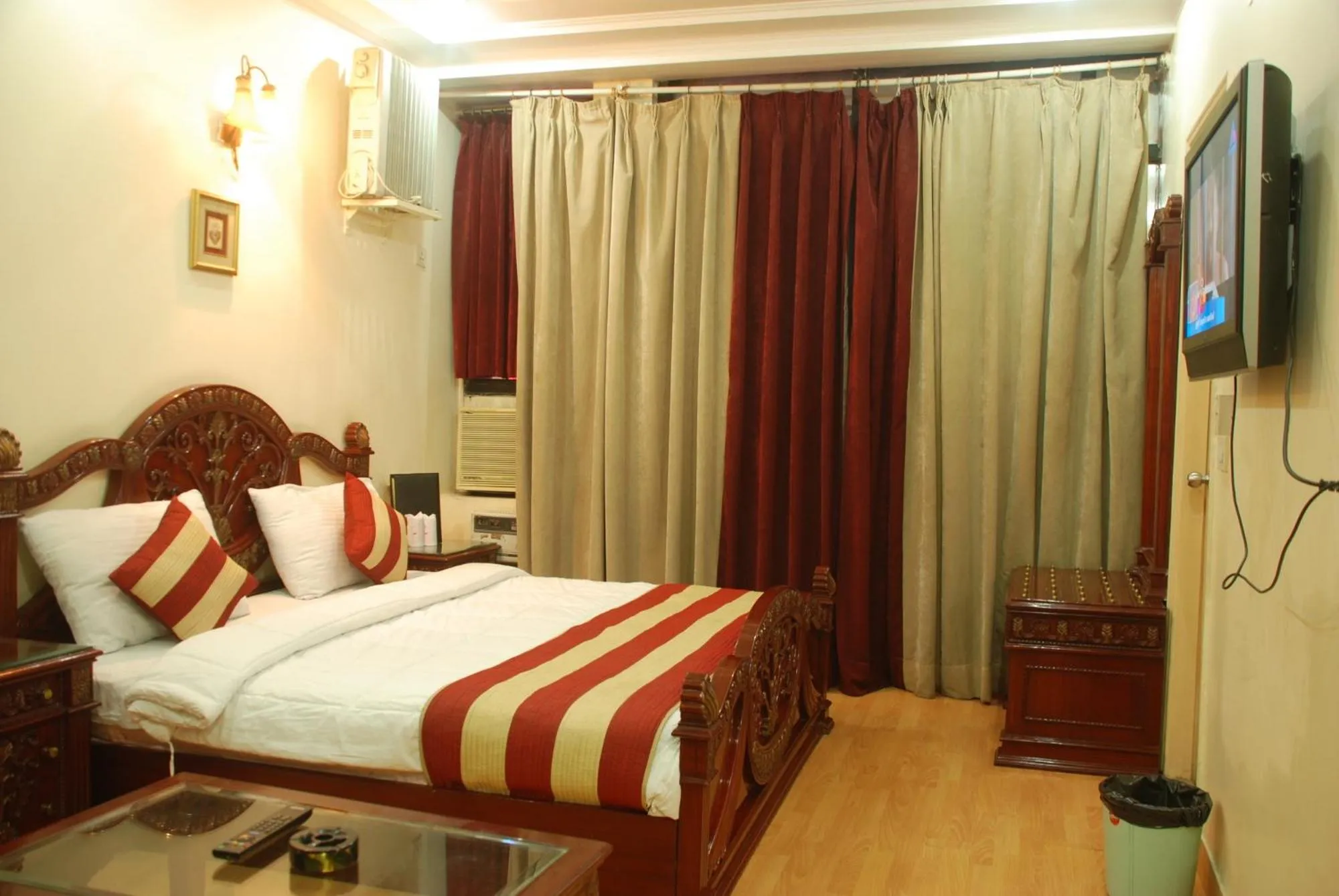 Bedroom, Bed in Hotel Sita International