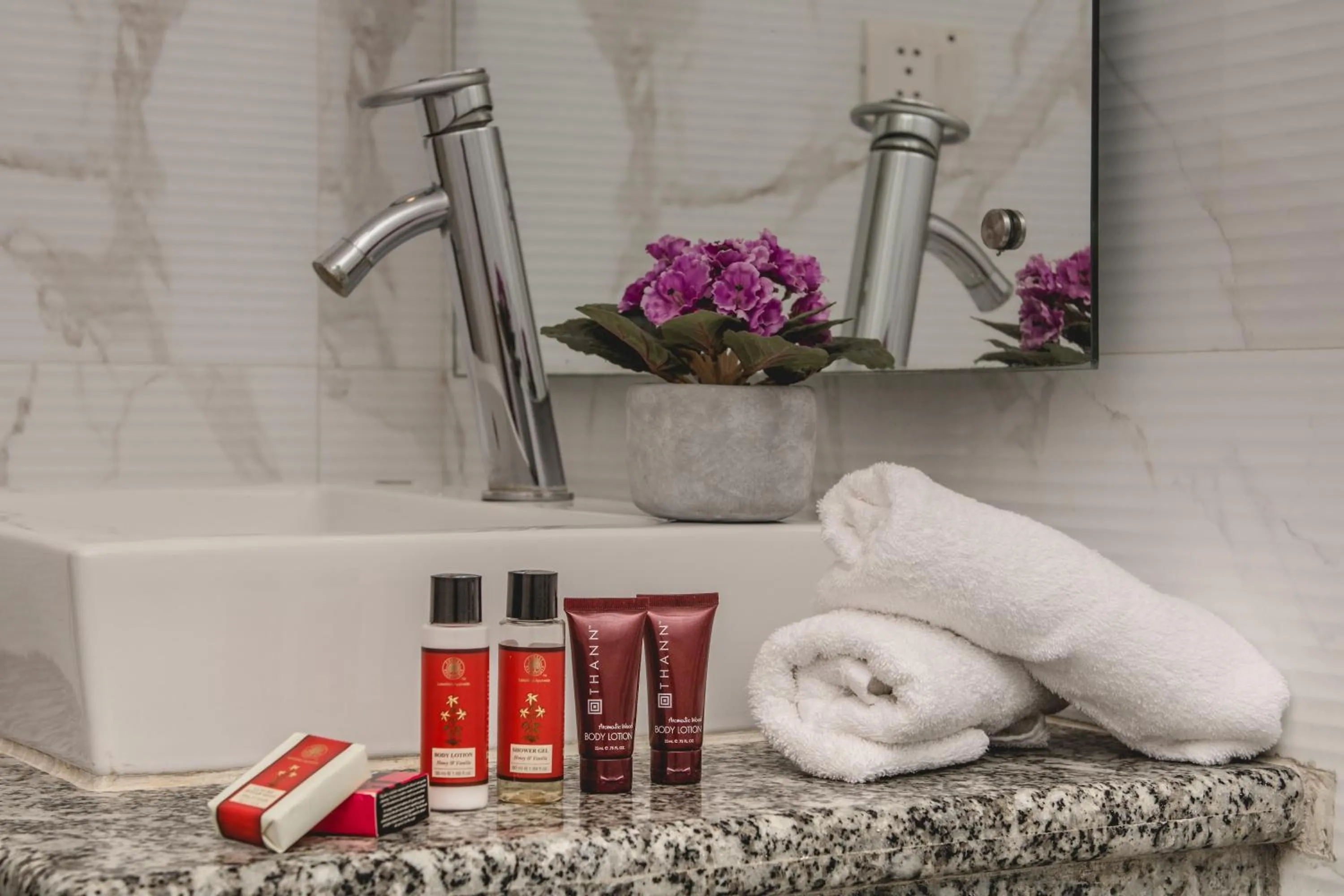 Bathroom in Hotel Sita International