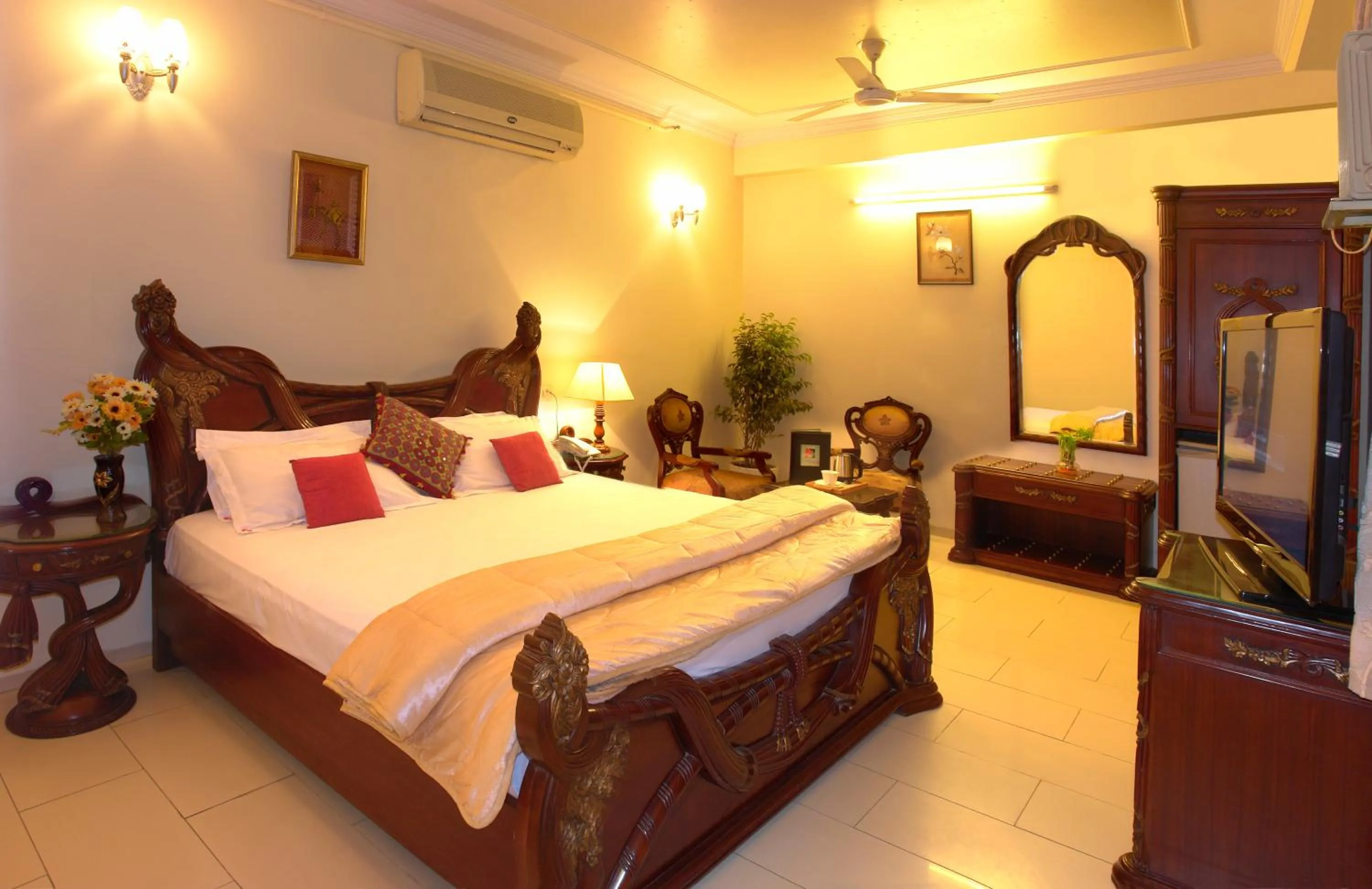 Photo of the whole room, Bed in Hotel Sita International