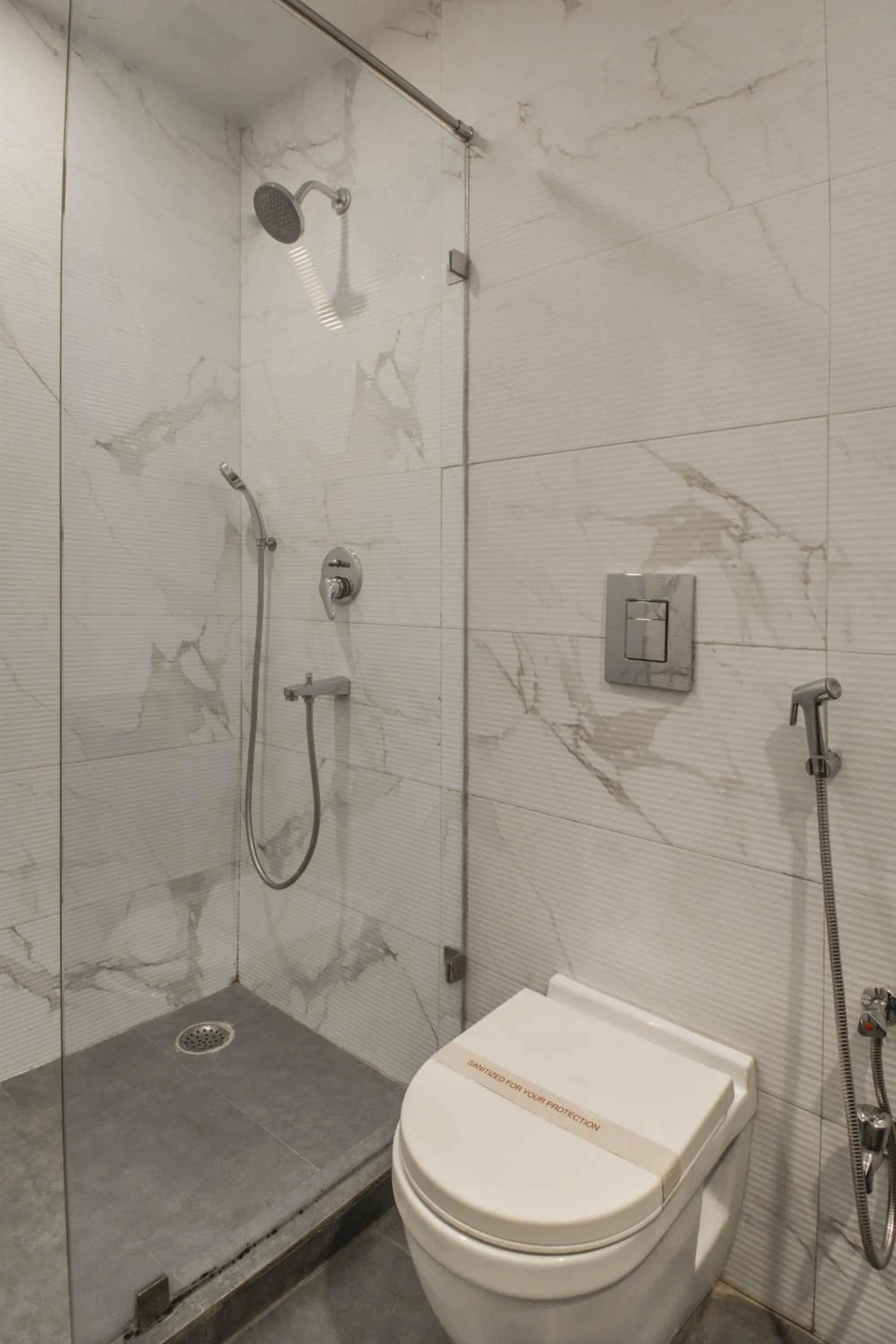 Shower in Hotel Sita International