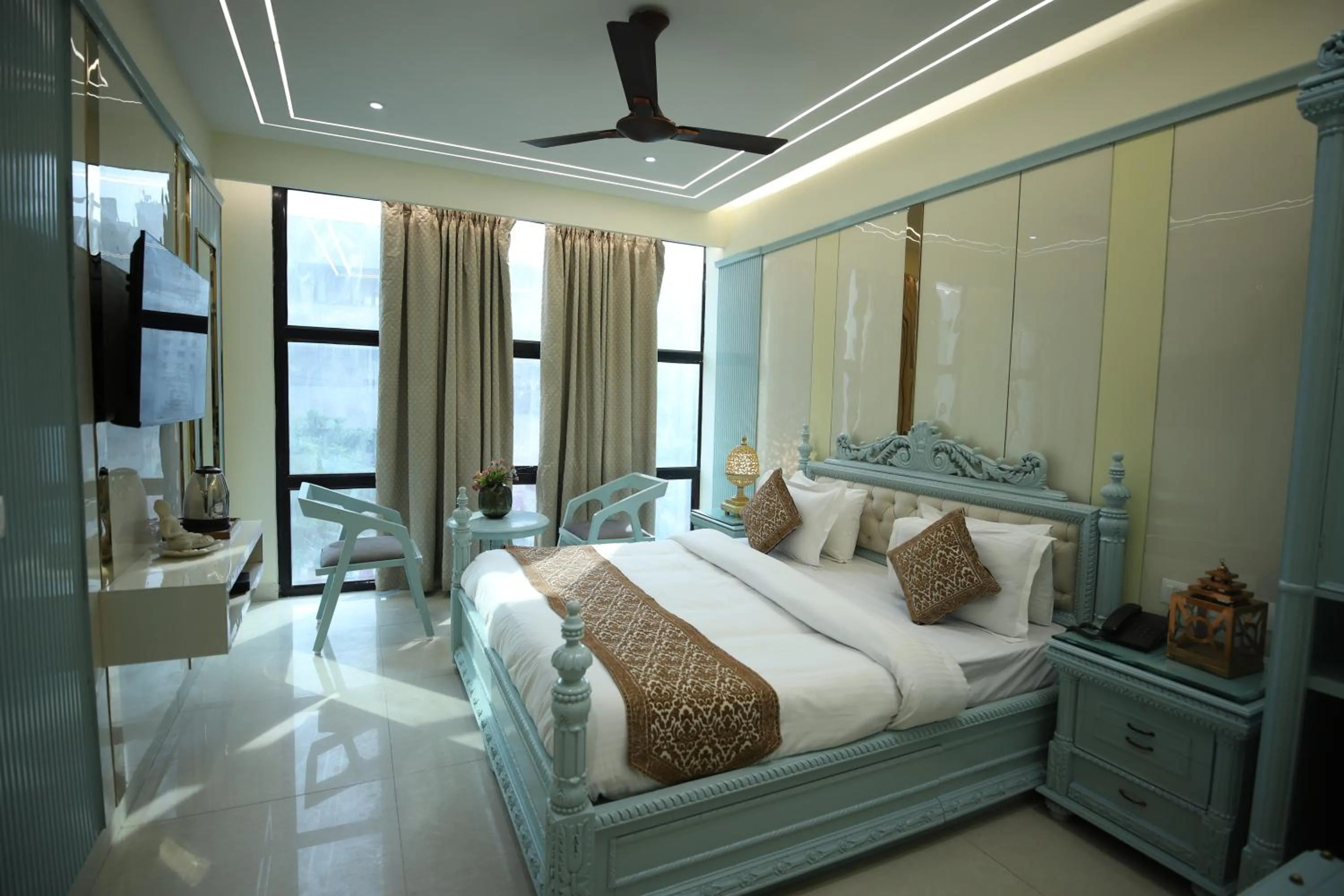 Bed in Hotel Sita International