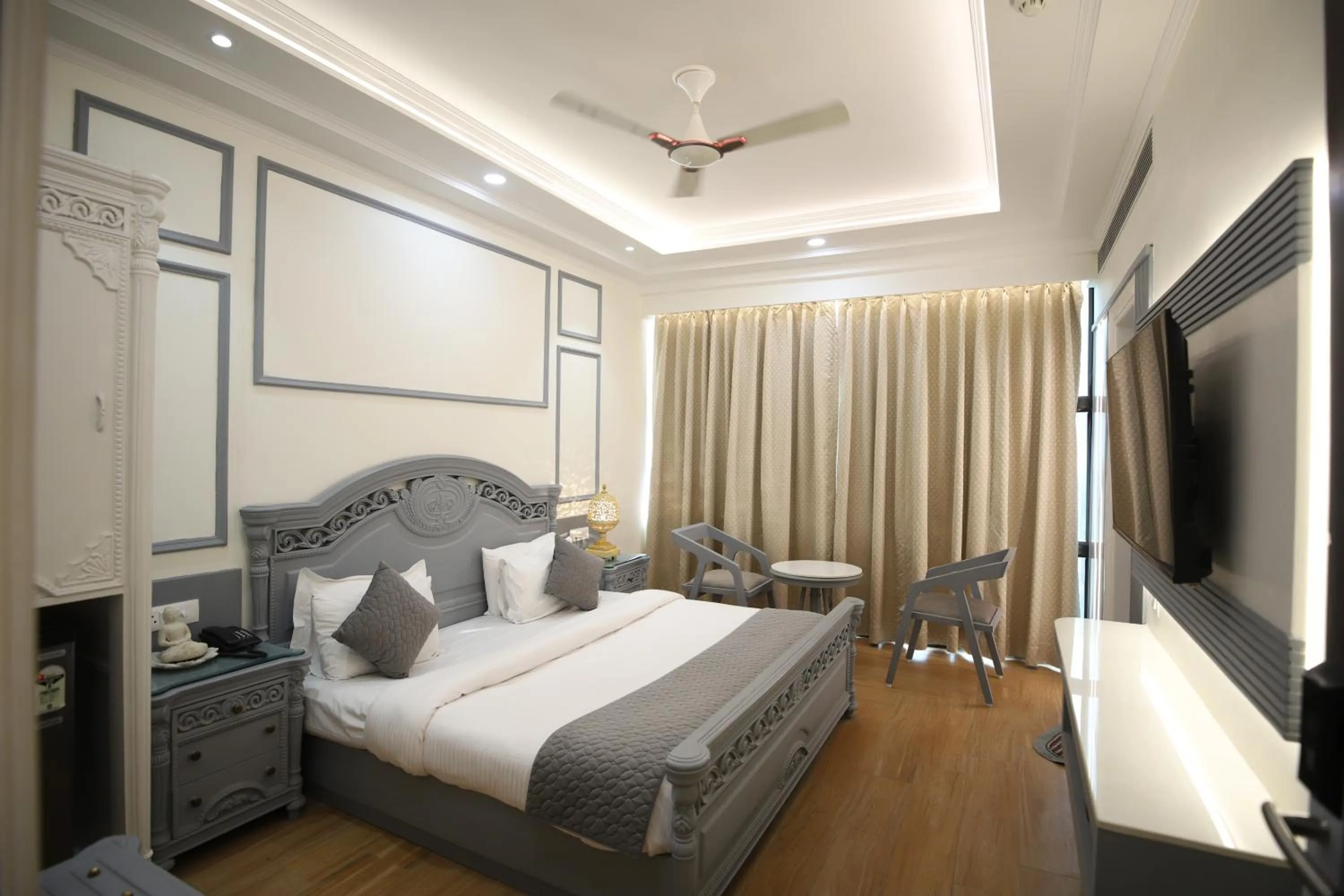 Bedroom, Bed in Hotel Sita International