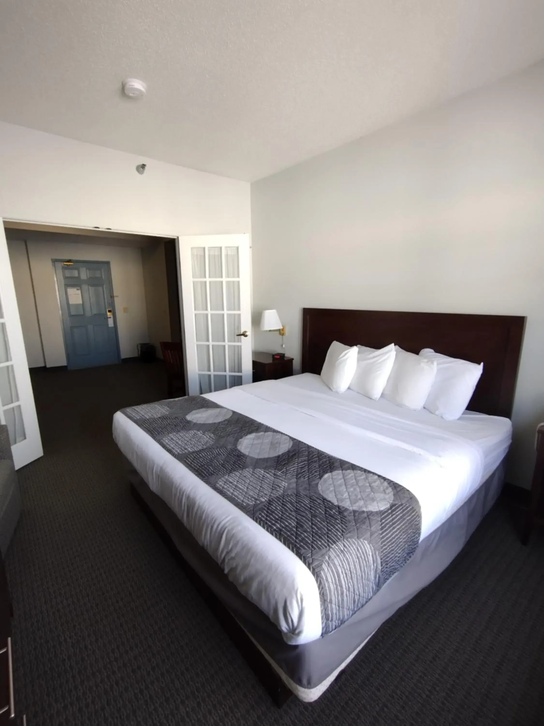 Suite with Hot Tub in GrandStay Hotel & Suites Hastings Suite with Hot Tub in GrandStay Hotel & Suites Hastings