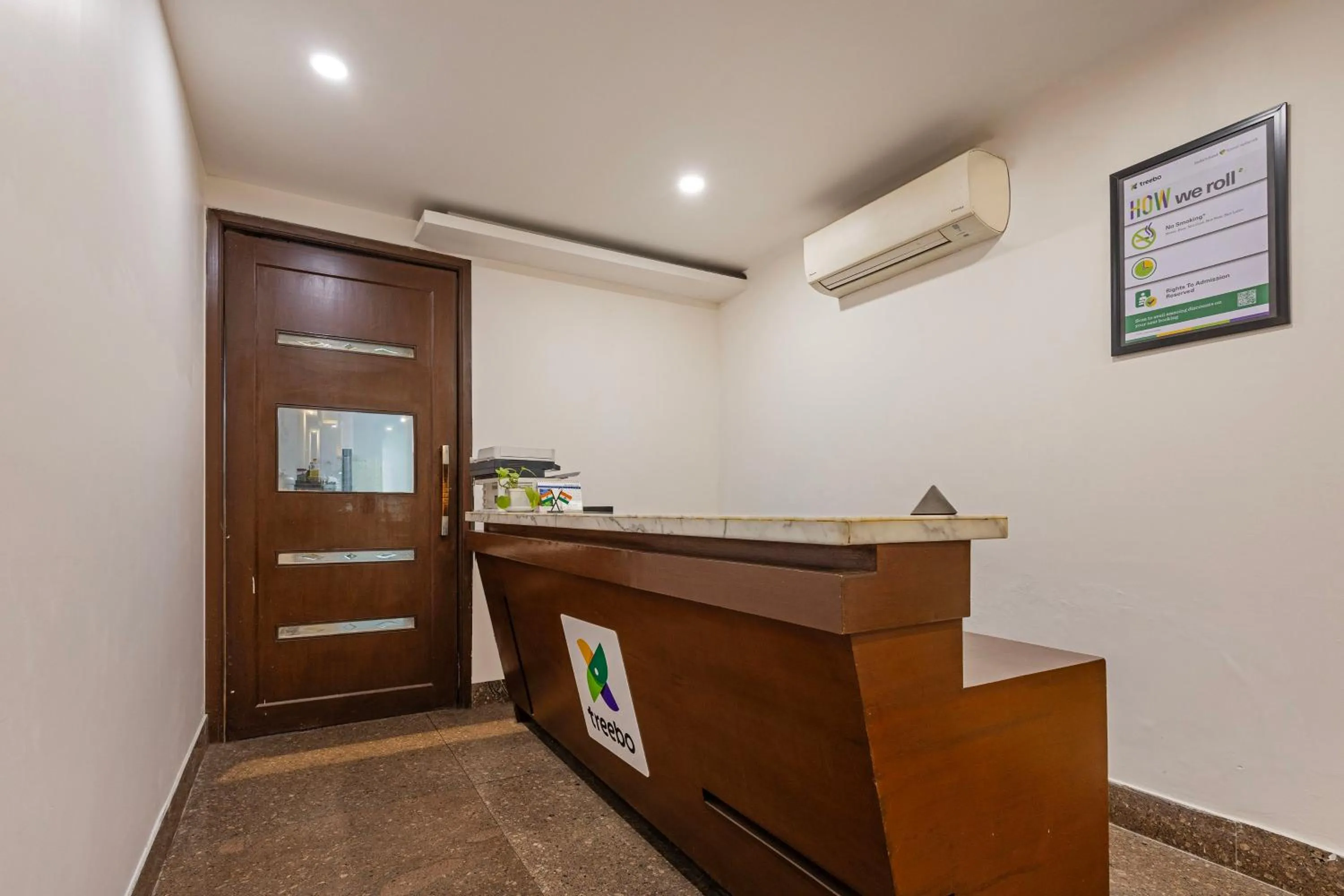 Lobby or reception in Treebo Royal Star