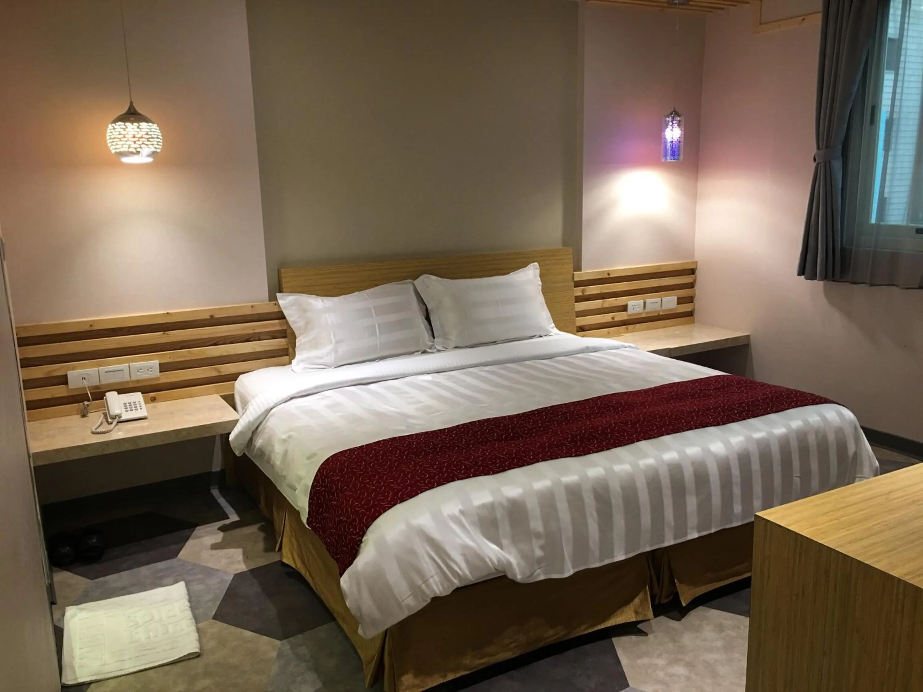 Bed in Dahshin Hotel