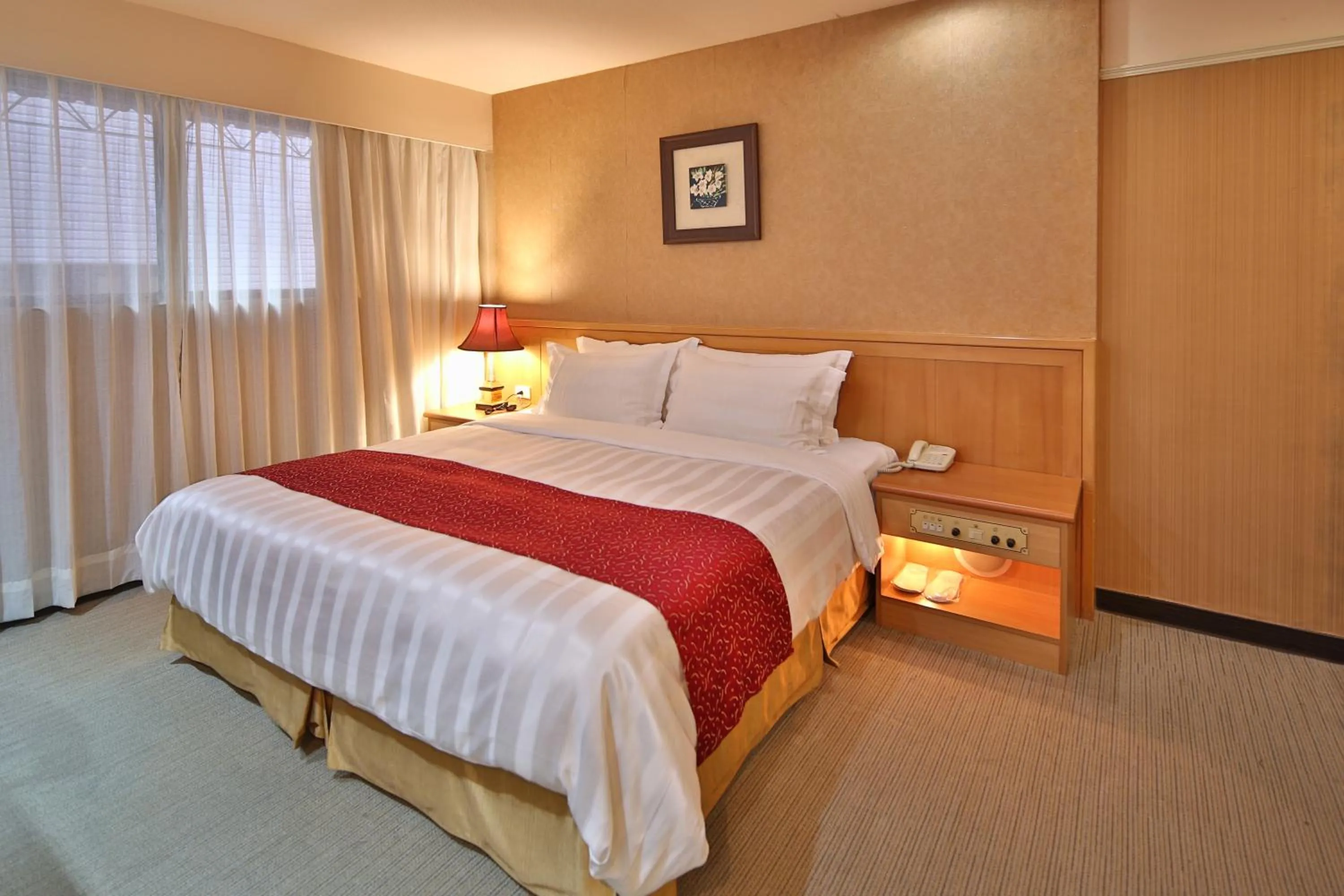 bunk bed, Bed in Dahshin Hotel