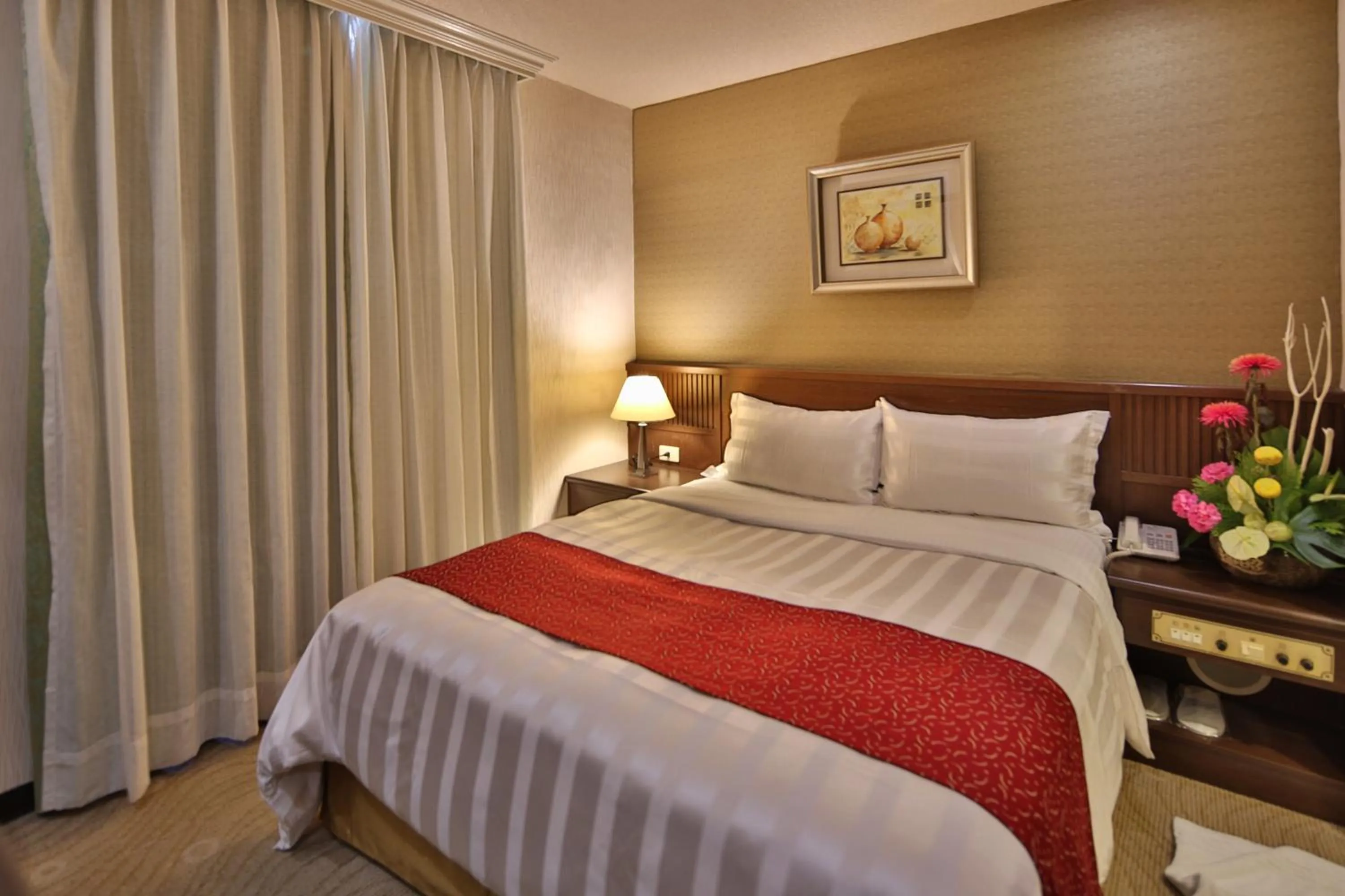 bunk bed, Bed in Dahshin Hotel