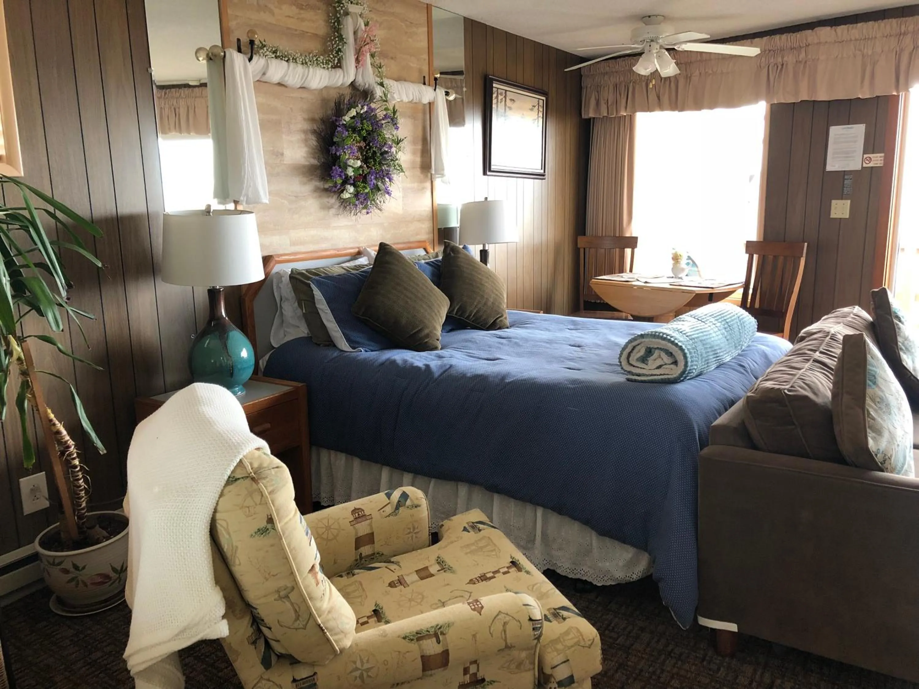 Decorative detail, Bed in Webb's Scenic Surf