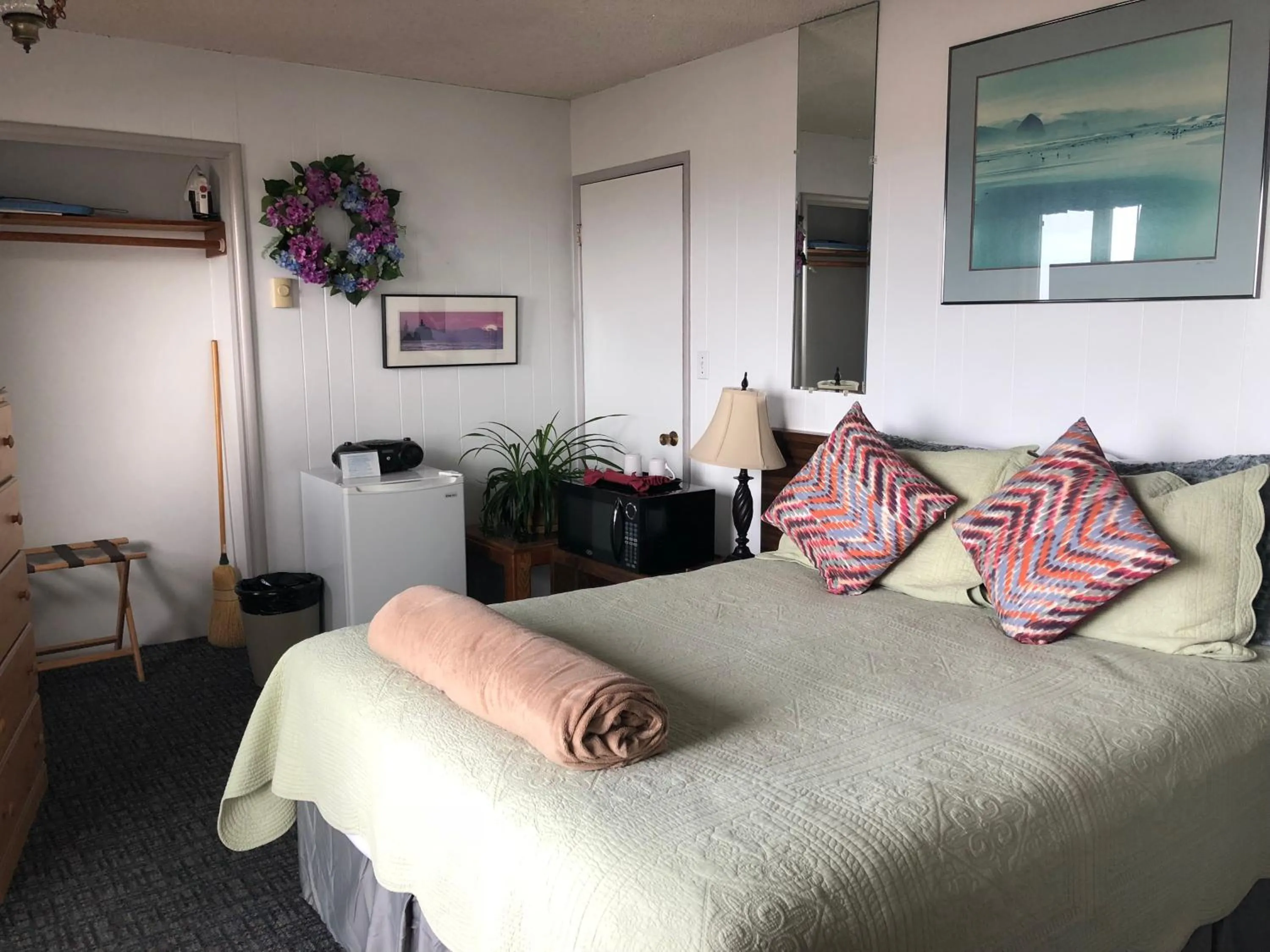 Bed in Webb's Scenic Surf