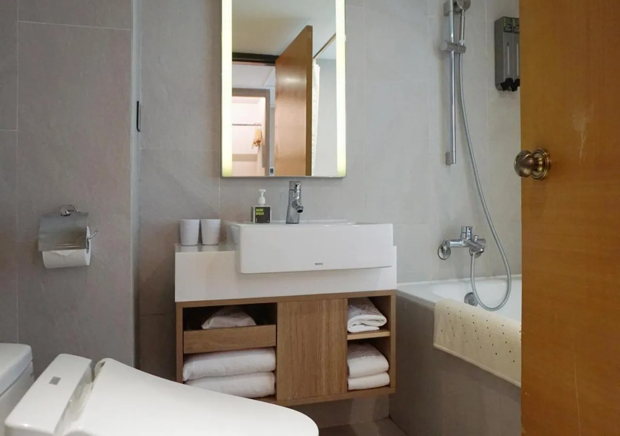 Royal Inn Taipei Nanxi - MRT Zhongshan Station