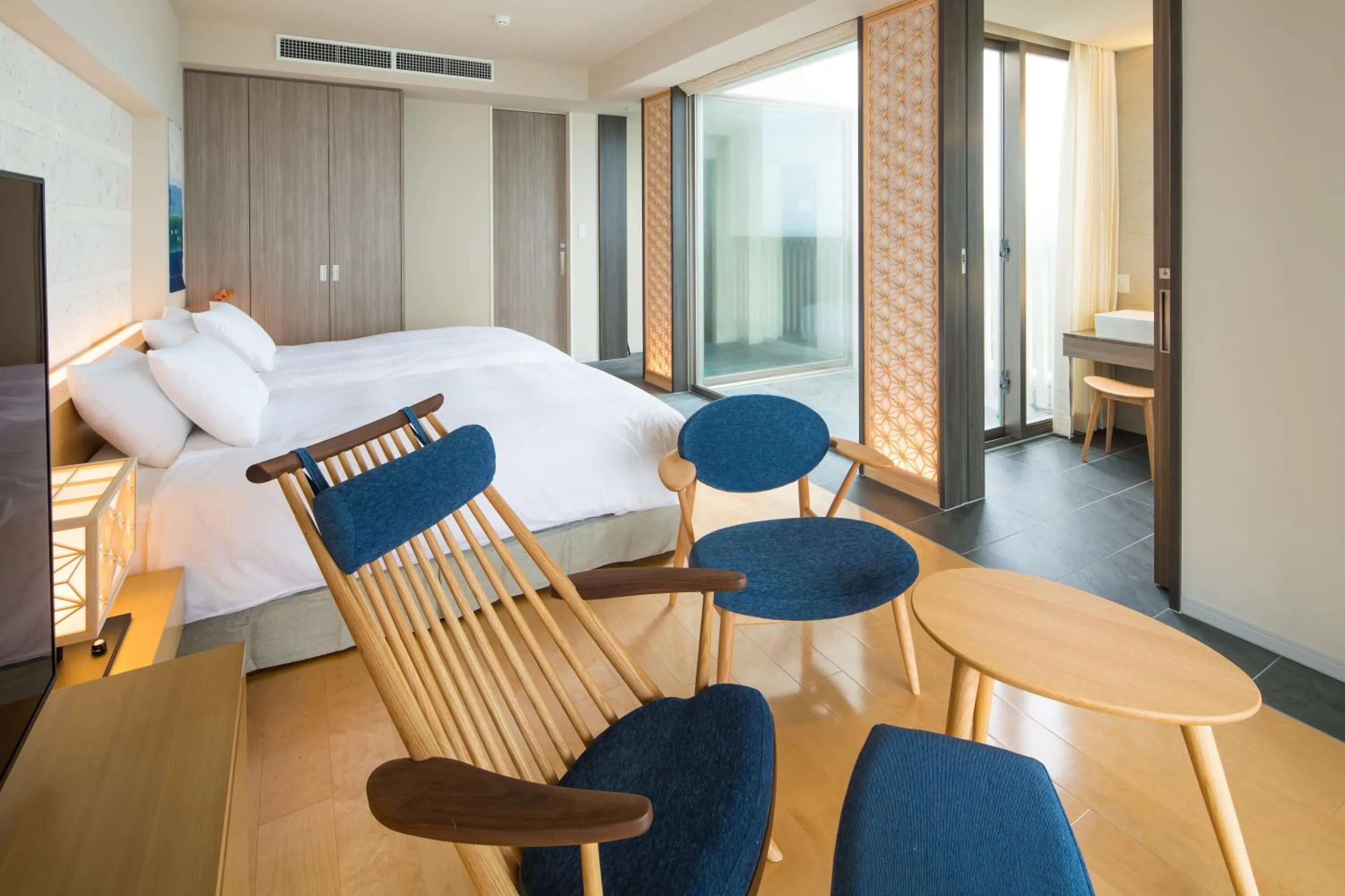 Sea view, Bed in Beach Hotel Sunshine Ishigakijima