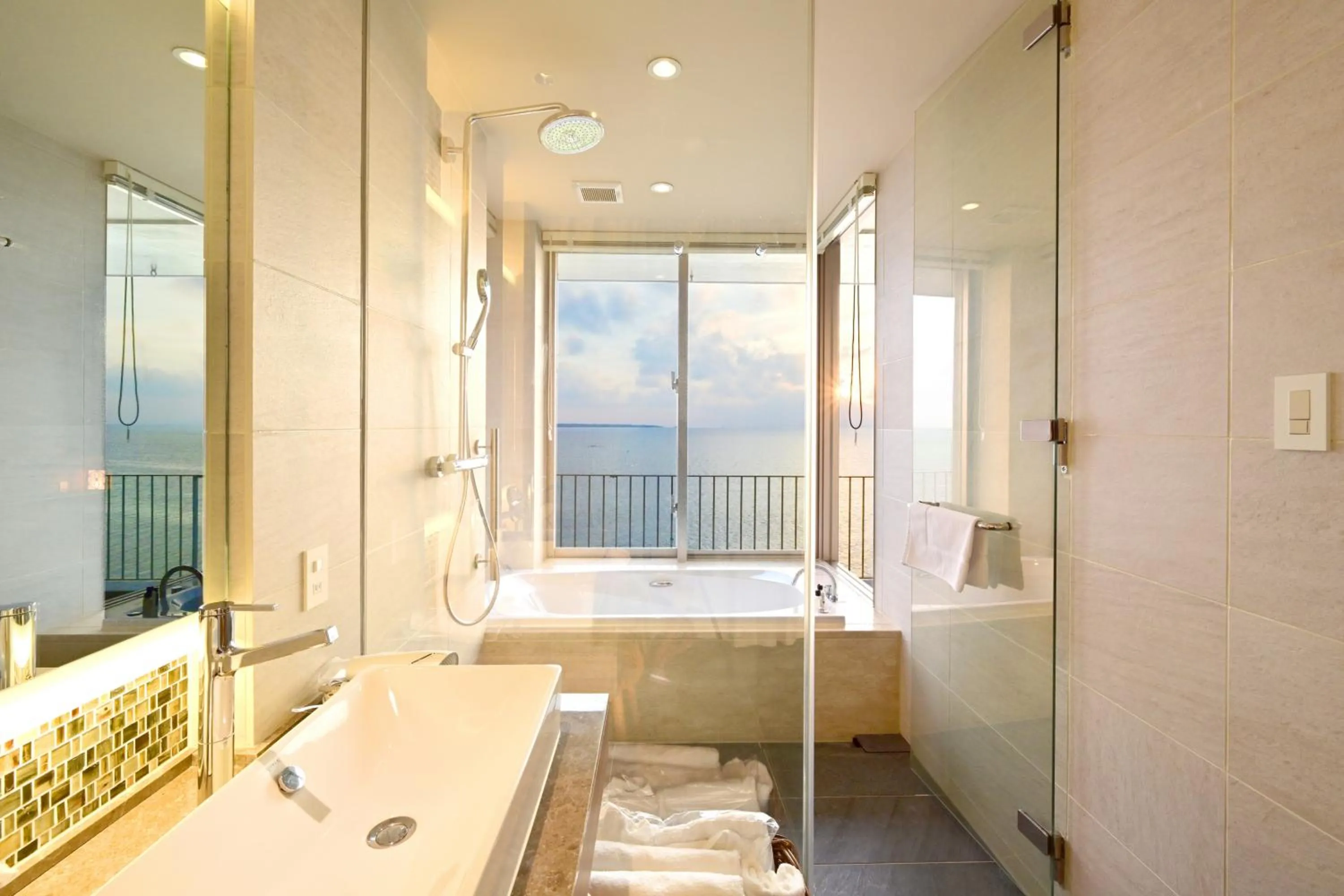 Bathroom in Beach Hotel Sunshine Ishigakijima