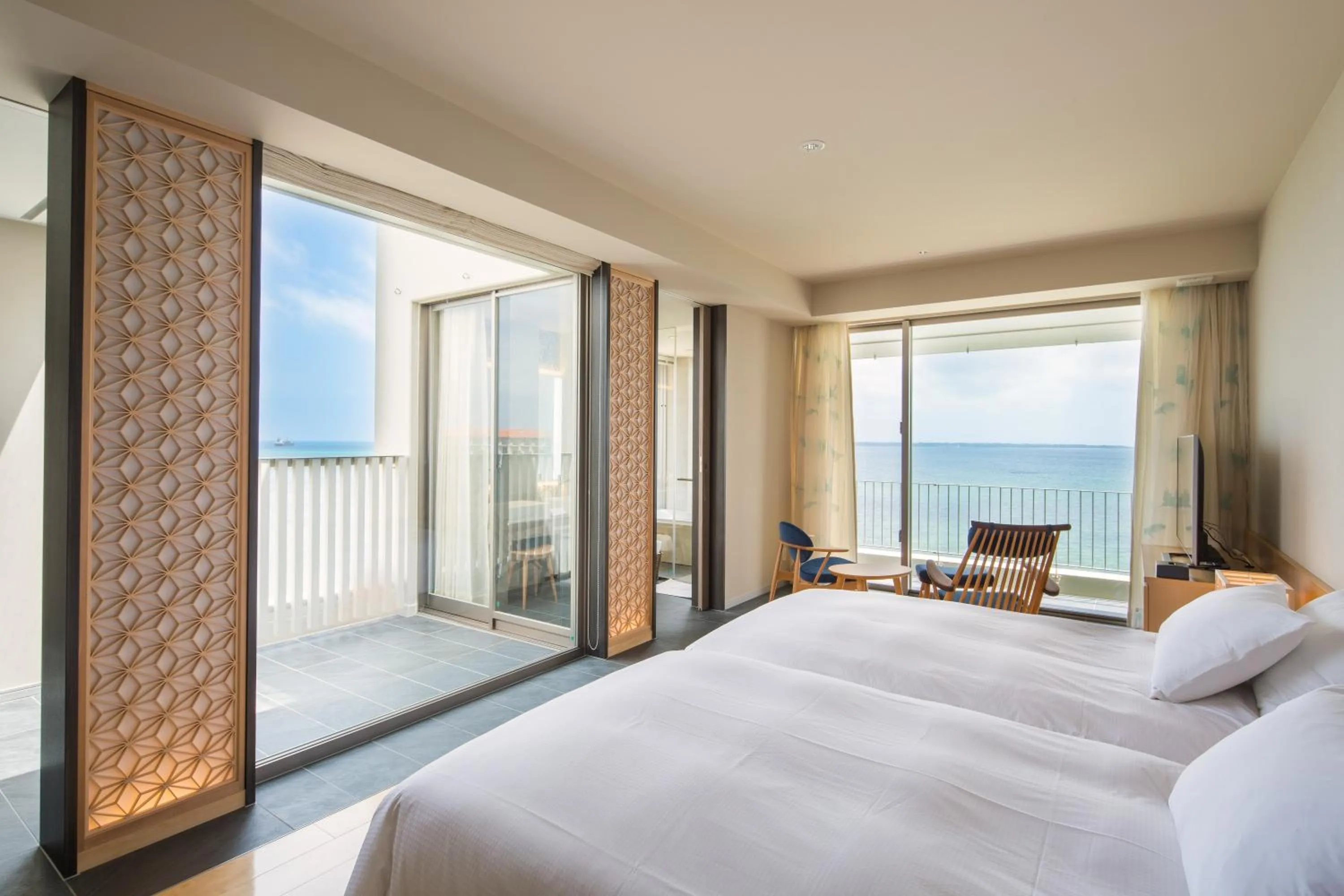 Sea view, Bed in Beach Hotel Sunshine Ishigakijima