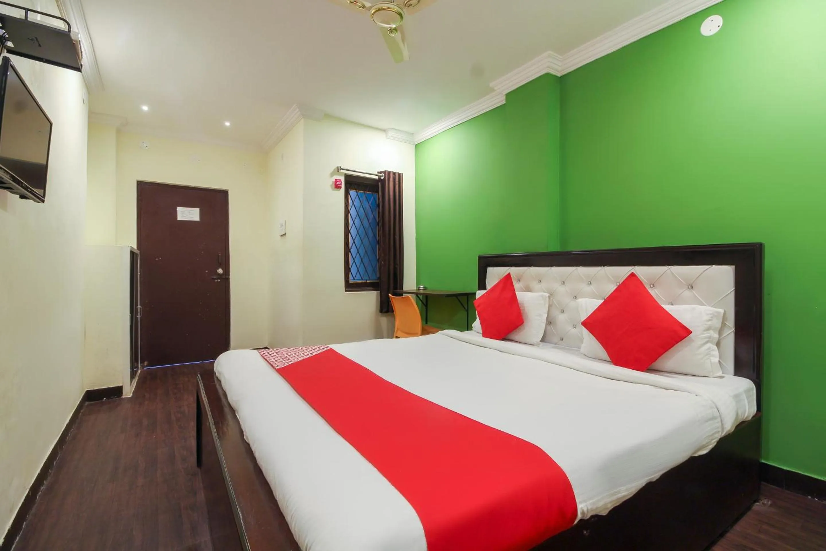 Bedroom, Bed in Hotel O Happy Guest House near LV Prasad eye Hospital