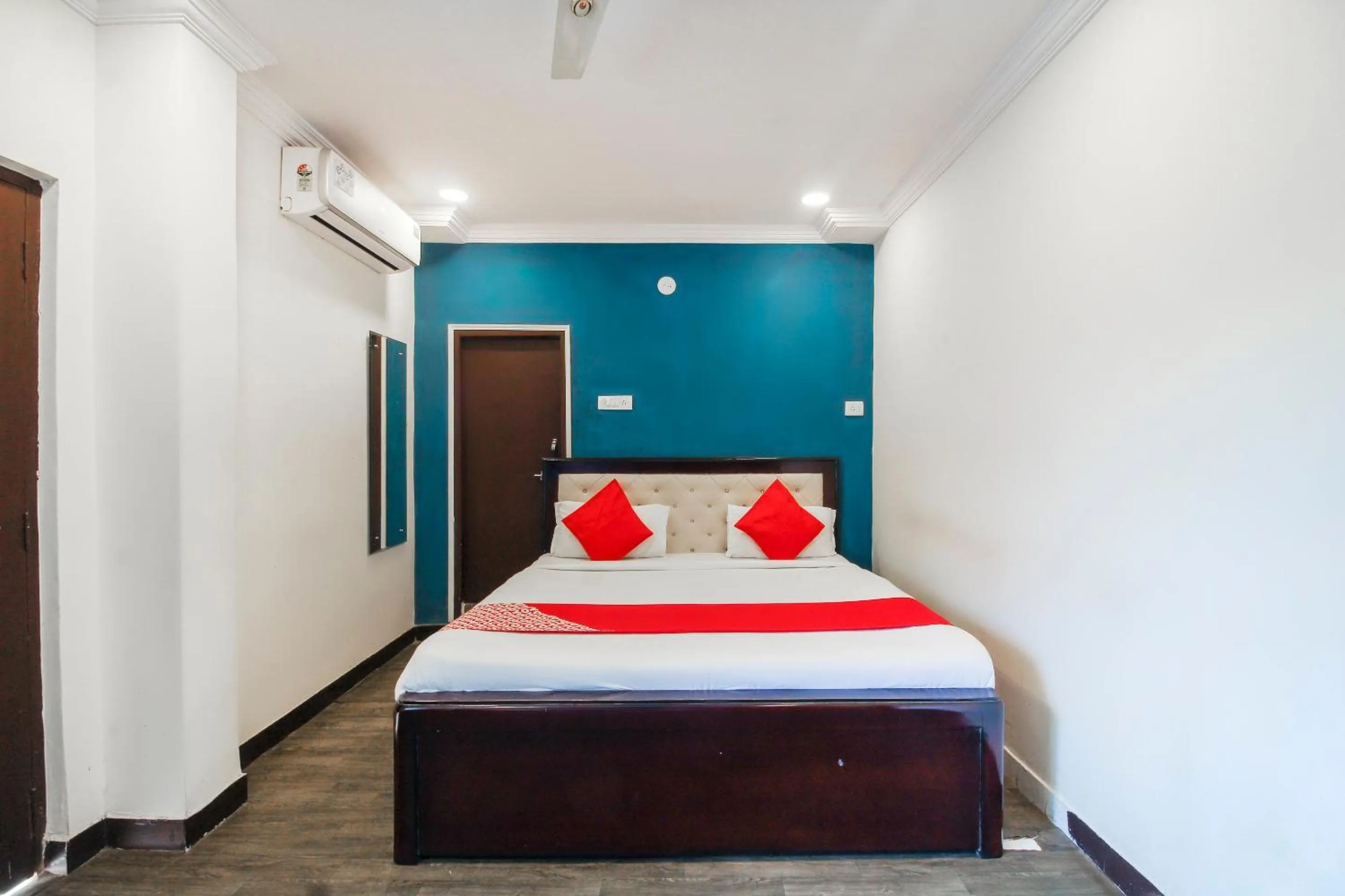 Bedroom, Bed in Hotel O Happy Guest House near LV Prasad eye Hospital