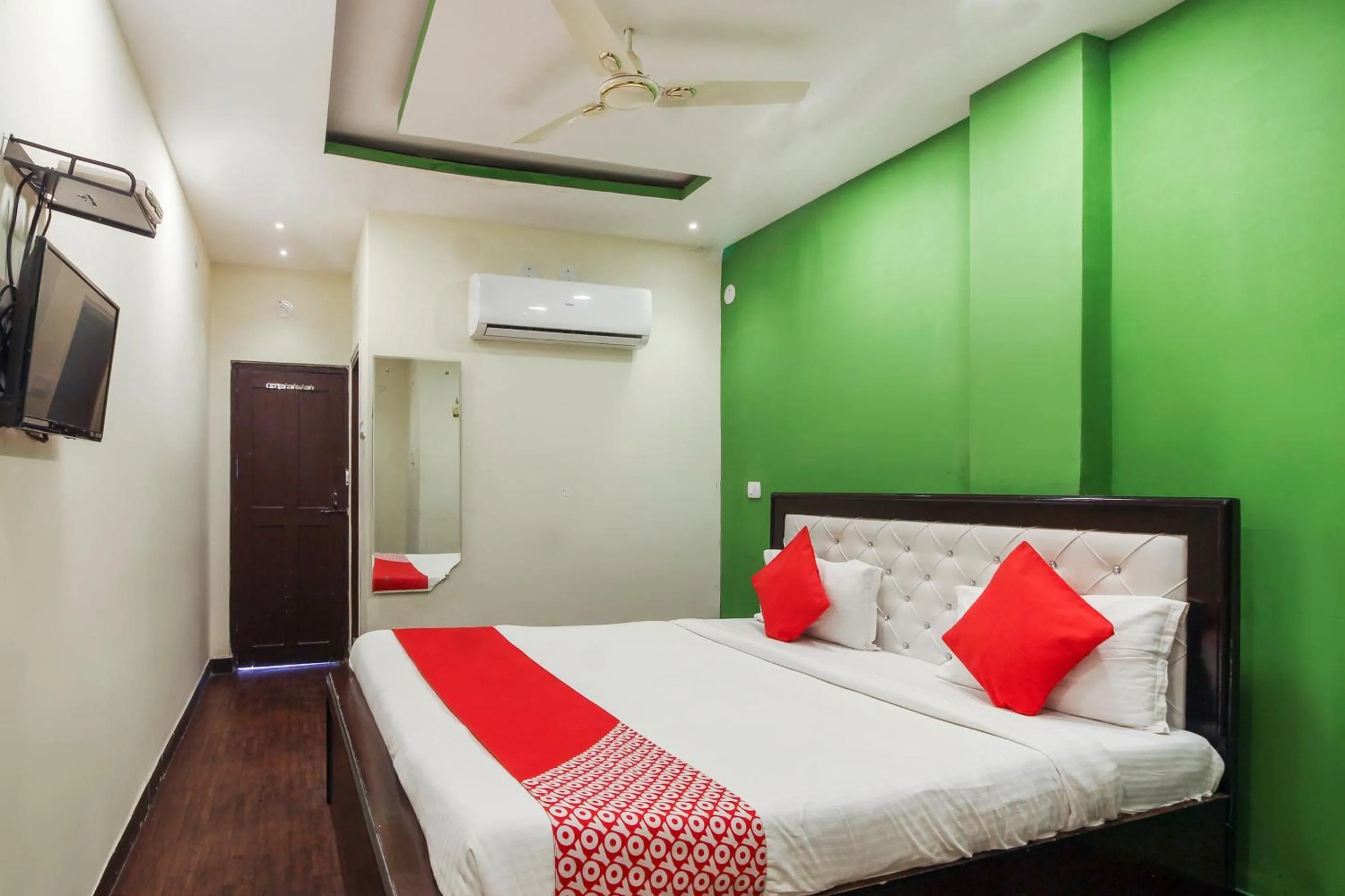 Bedroom, Bed in Hotel O Happy Guest House near LV Prasad eye Hospital