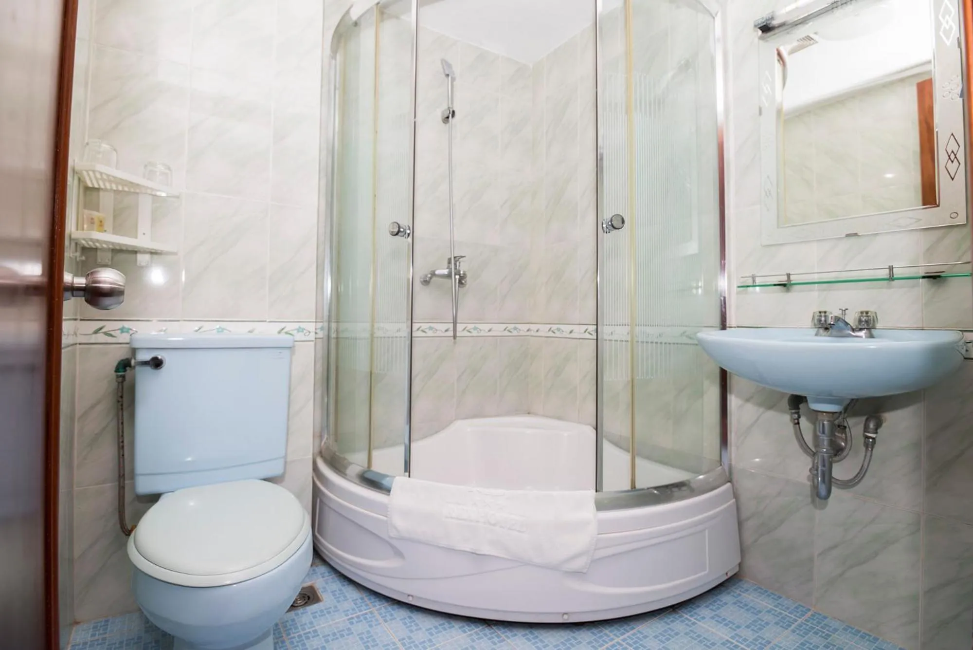 Toilet in Rex Hotel Vung Tau