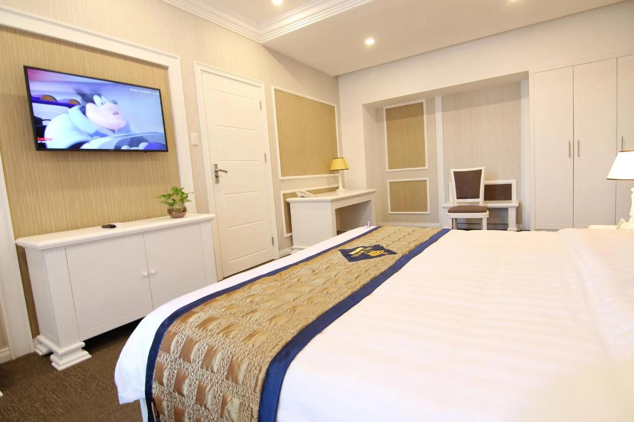 Photo of the whole room, Bed in Rex Hotel Vung Tau