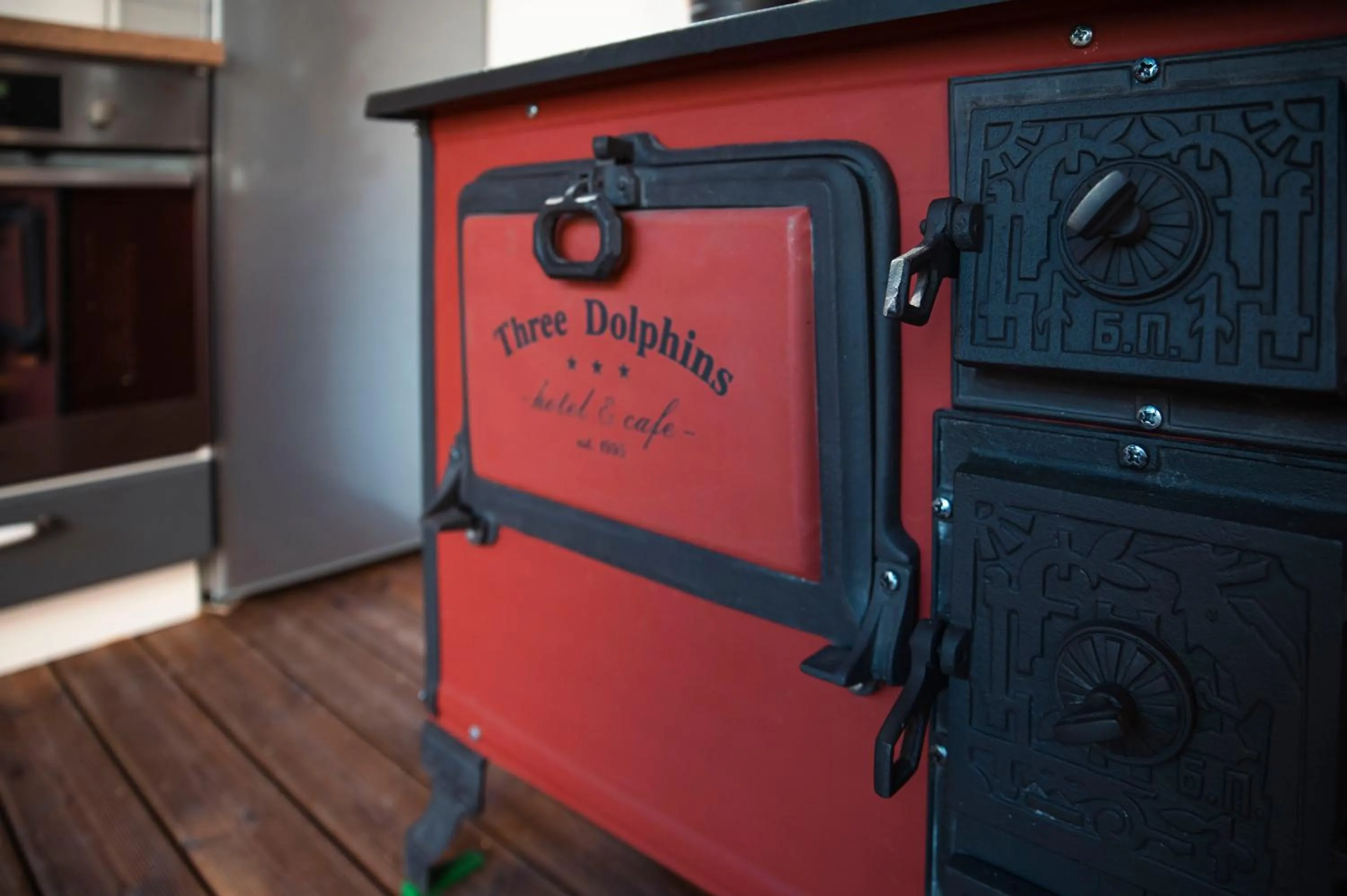 Three Dolphins Hotel with a Rooftop terracе