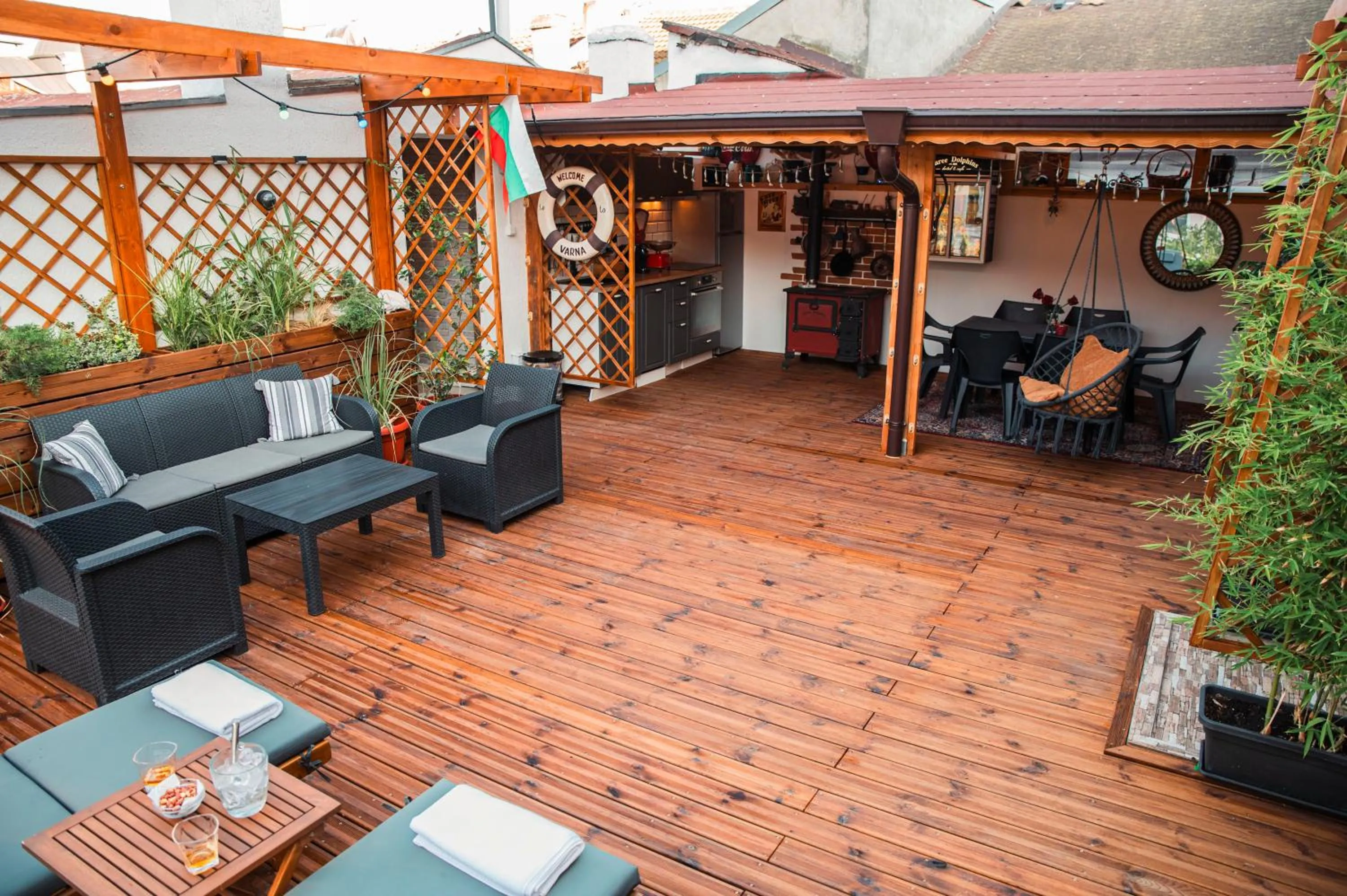 Balcony/Terrace in Three Dolphins Hotel with a Rooftop terracе