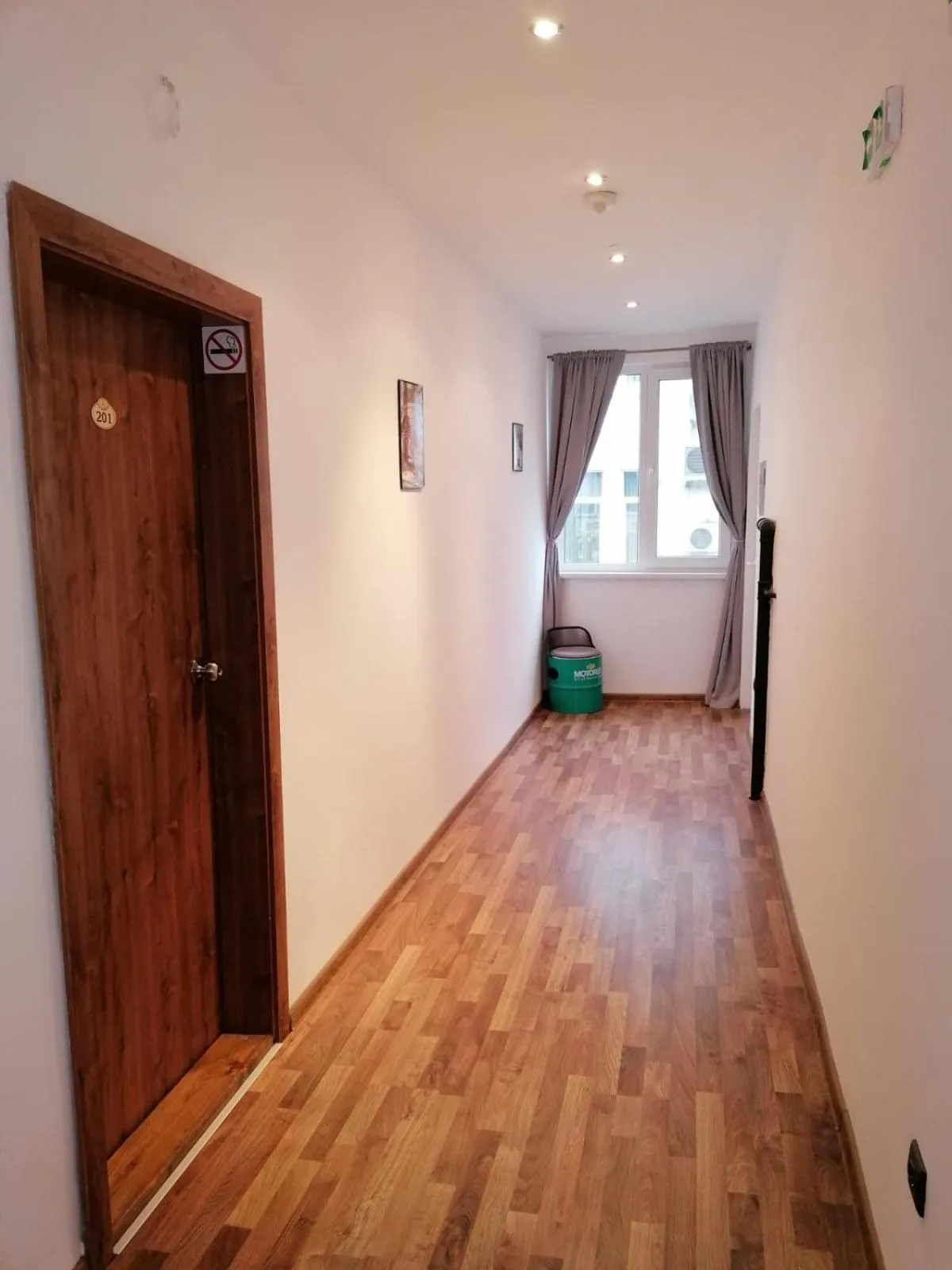 acessibility in Three Dolphins Hotel with a Rooftop terracе