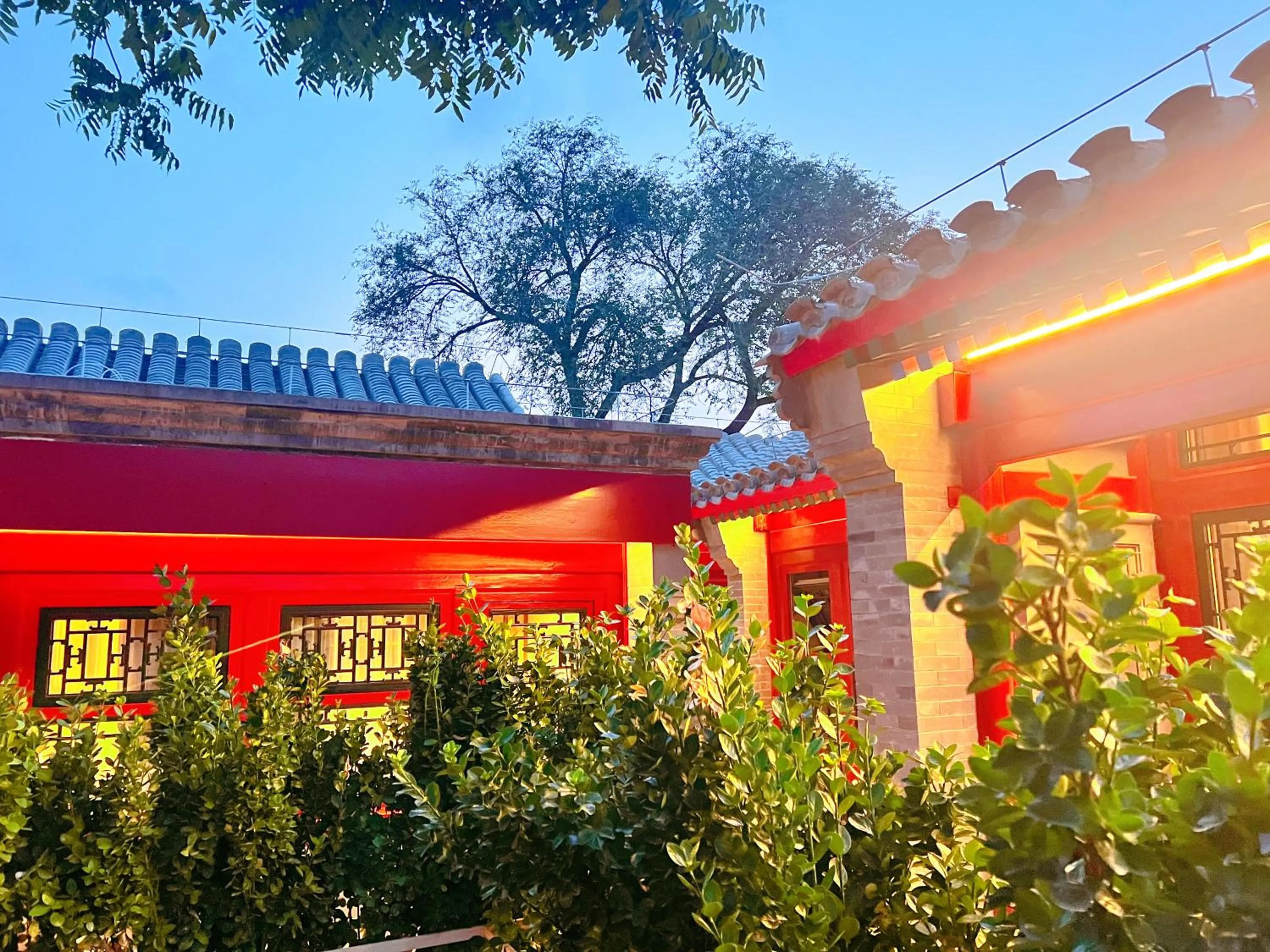 Property building in Jingshan Garden Hotel