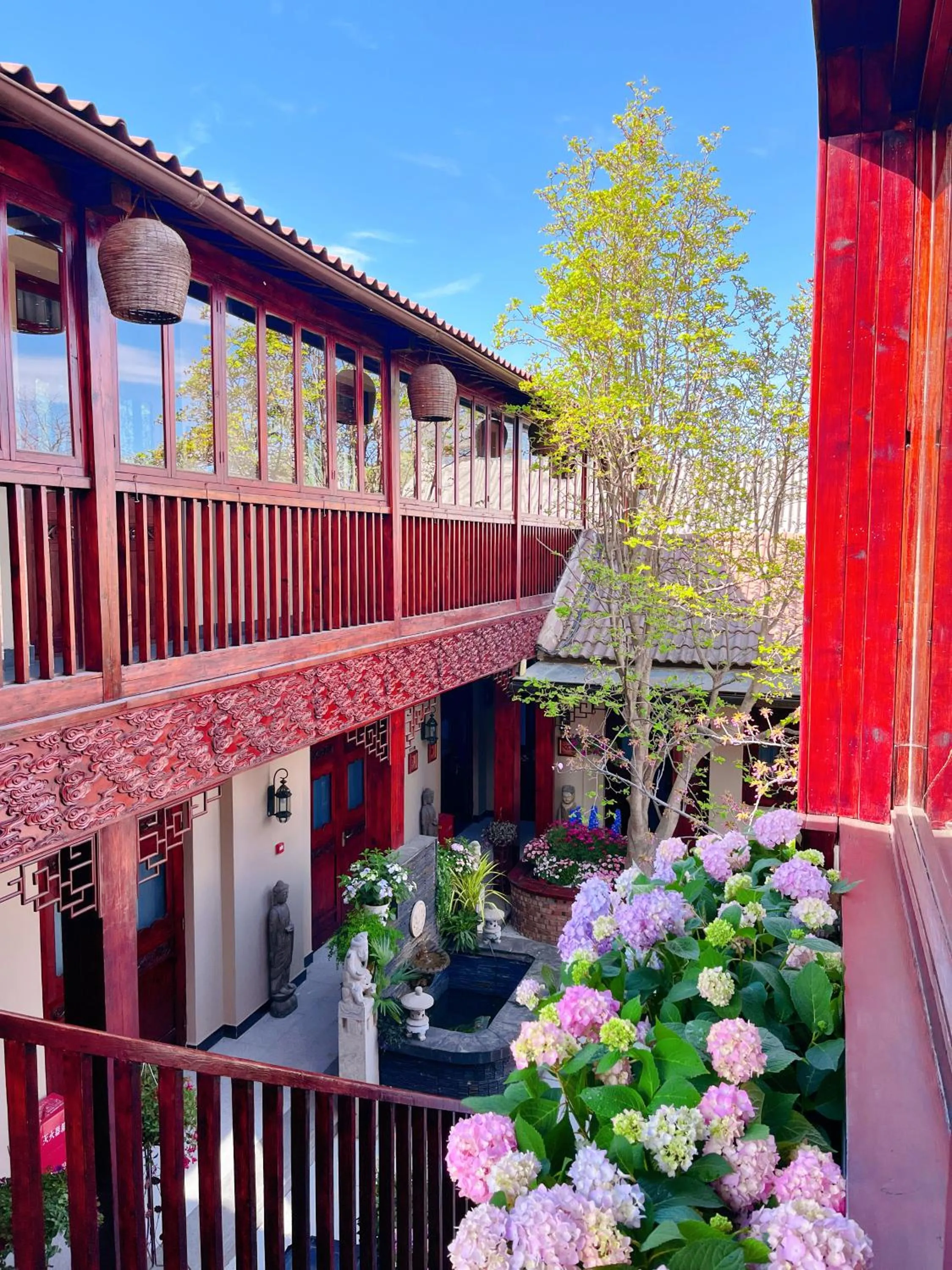 Property building in Jingshan Garden Hotel