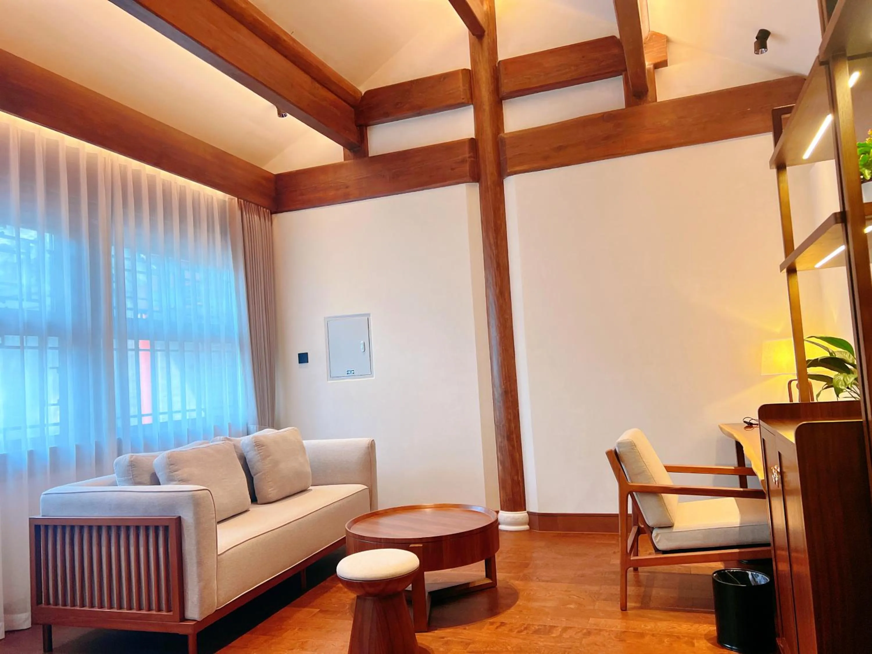 Living room in Jingshan Garden Hotel
