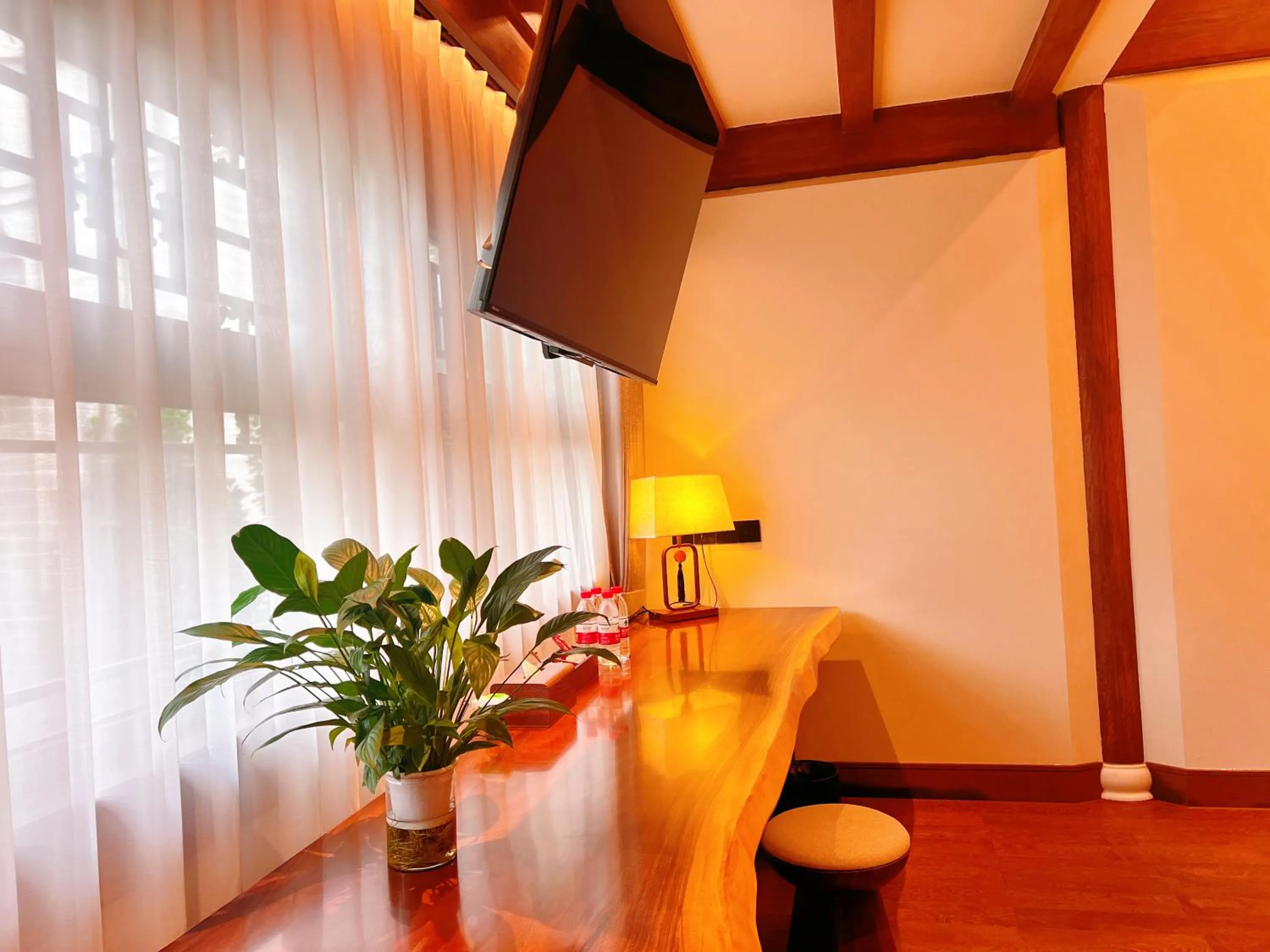 Living room in Jingshan Garden Hotel