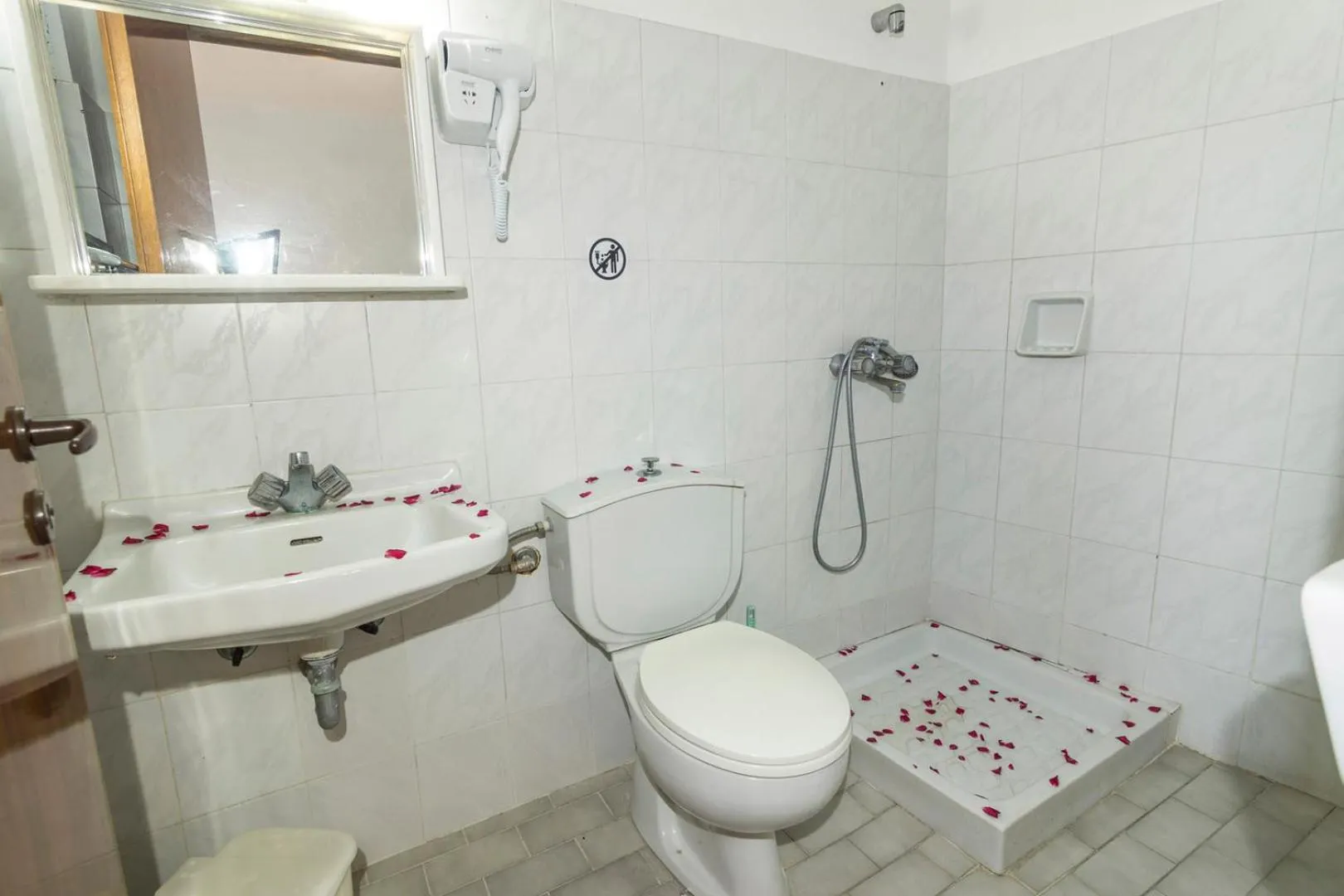 Bathroom in Tivoli Hotel