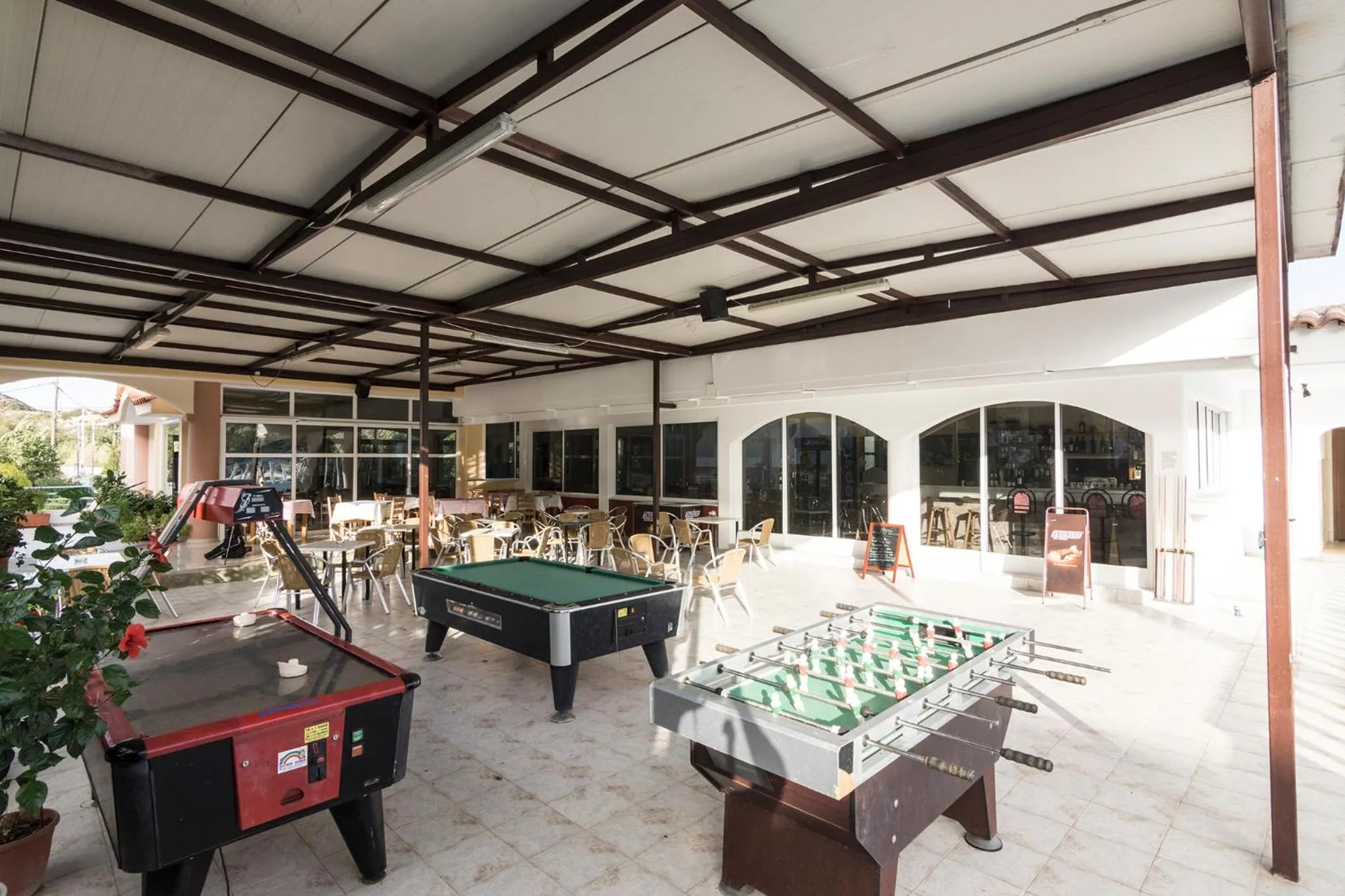 Billiard in Tivoli Hotel