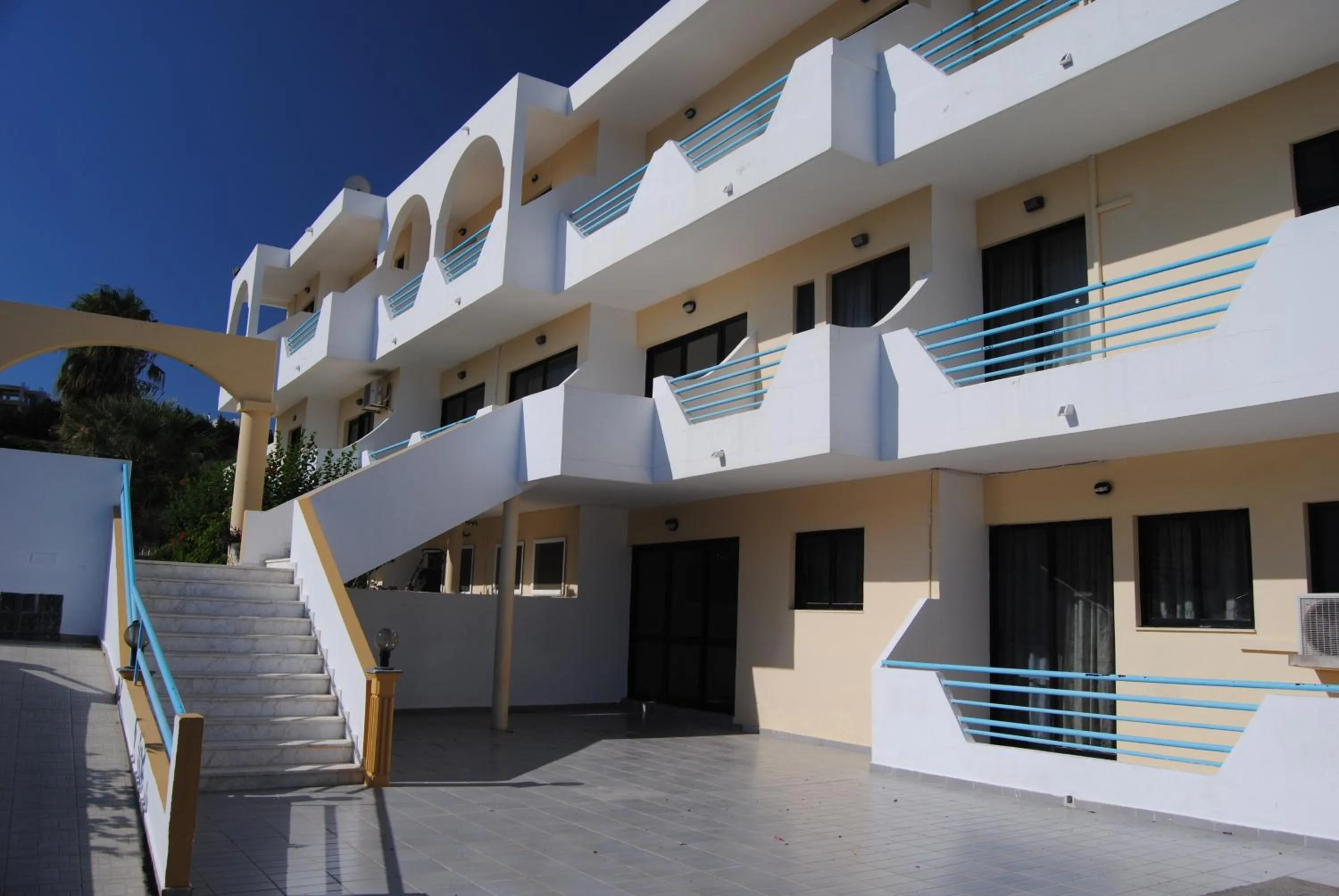 Facade/entrance in Tivoli Hotel