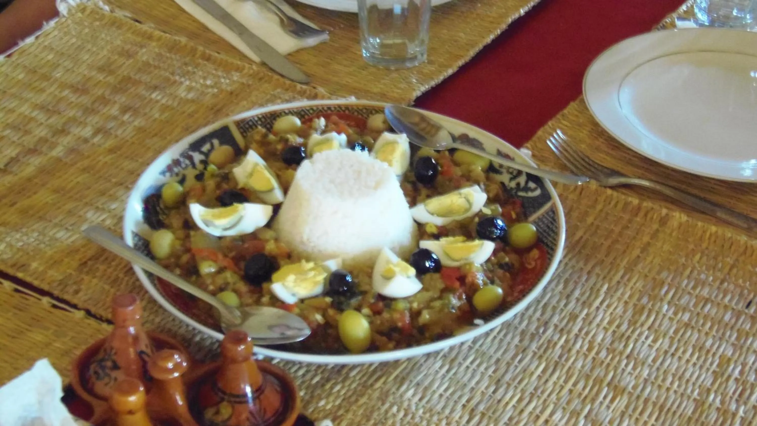 Food and drinks in Hôtel Riad Tadarte Familier