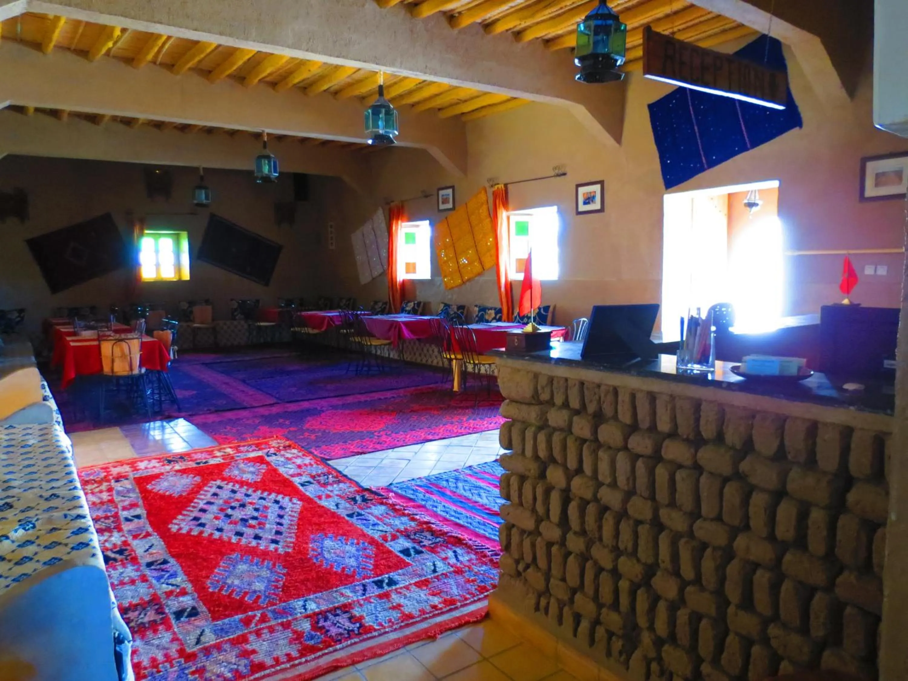 Restaurant/places to eat in Hôtel Riad Tadarte Familier