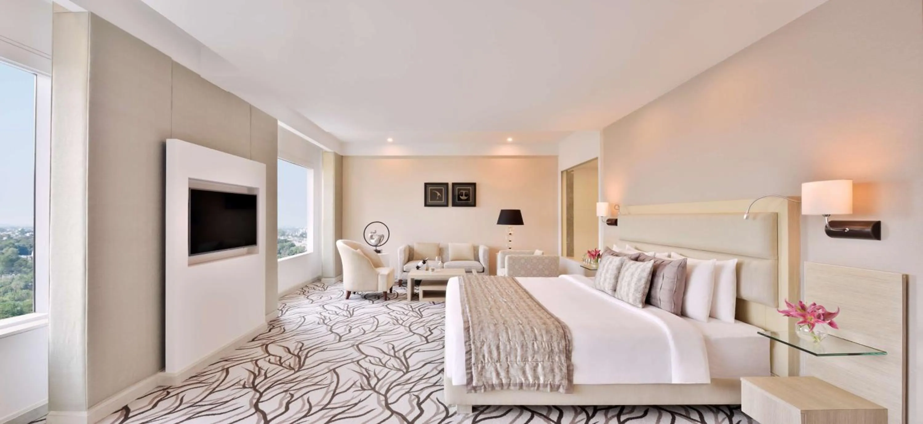 Photo of the whole room, Bed in Radisson Blu Bengaluru Outer Ring Road