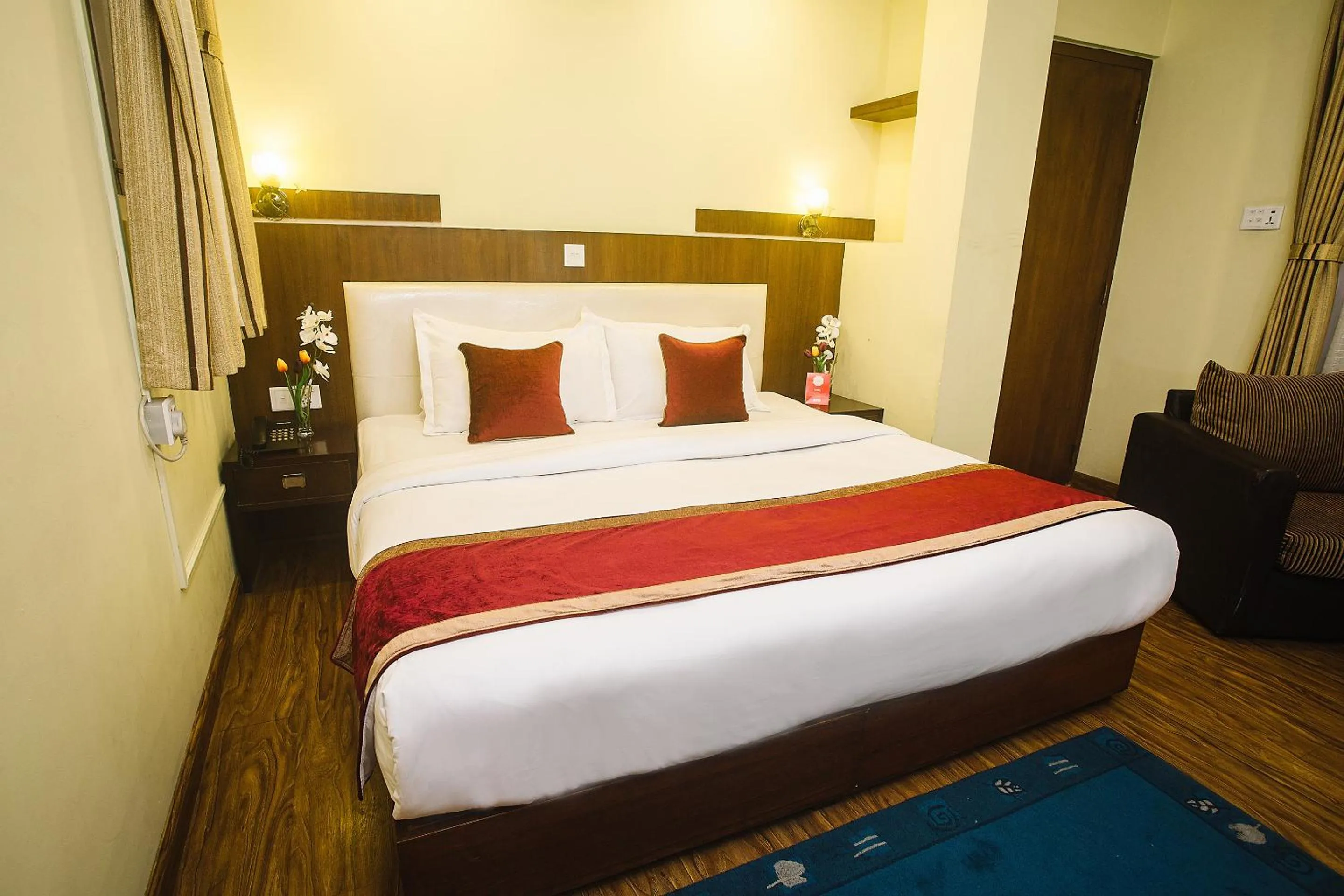 Bedroom, Bed in Backyard Hotel