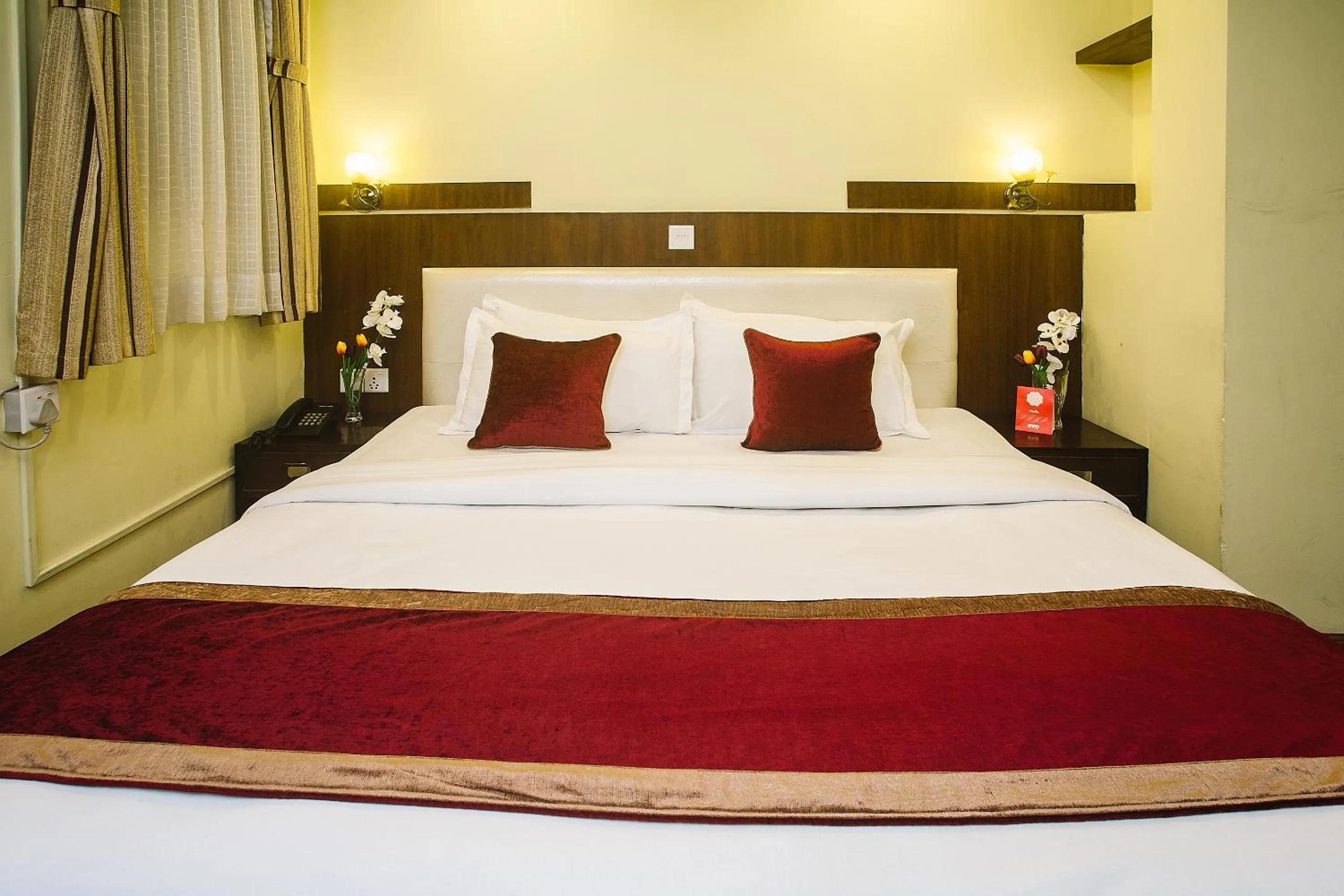 Bedroom, Bed in Backyard Hotel