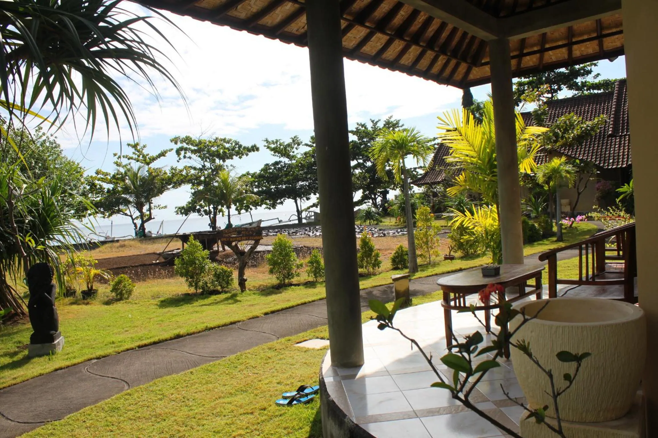 Patio in Hotel Uyah Amed Spa Resort